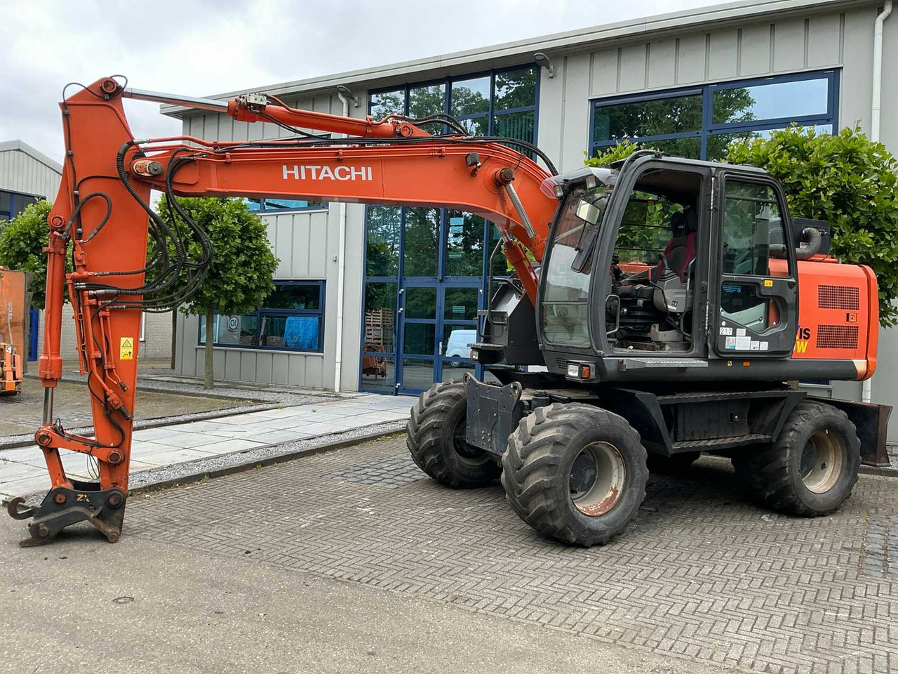 Hitachi ZX140W-3 - Kolesové rýpadlo: obrázok 1 Hitachi ZX140W-3 - Kolesové rýpadlo: obrázok 1