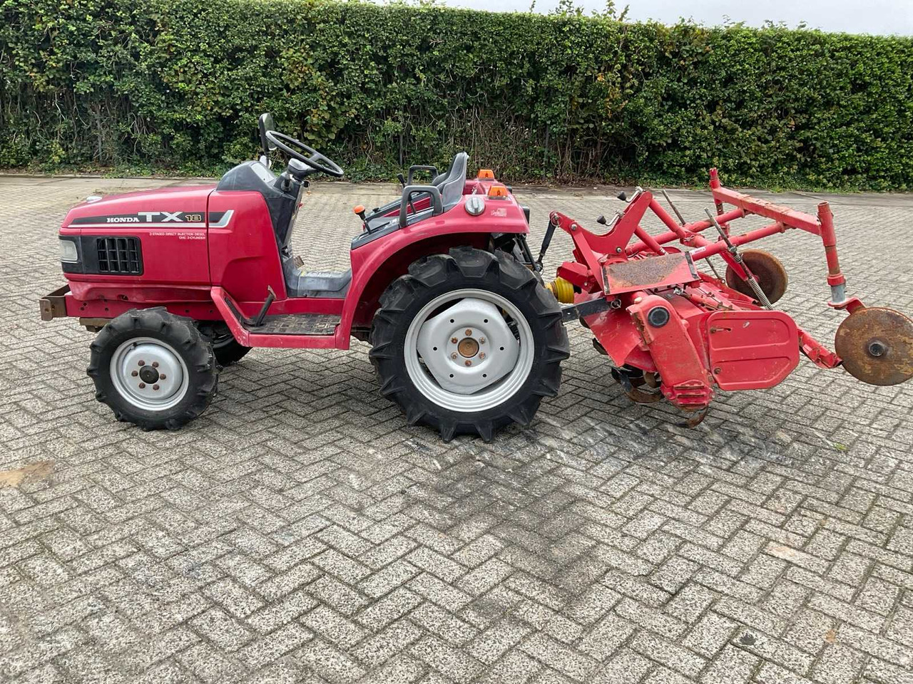 Honda TX18 - Kompaktný traktor: obrázok 5 Honda TX18 - Kompaktný traktor: obrázok 5
