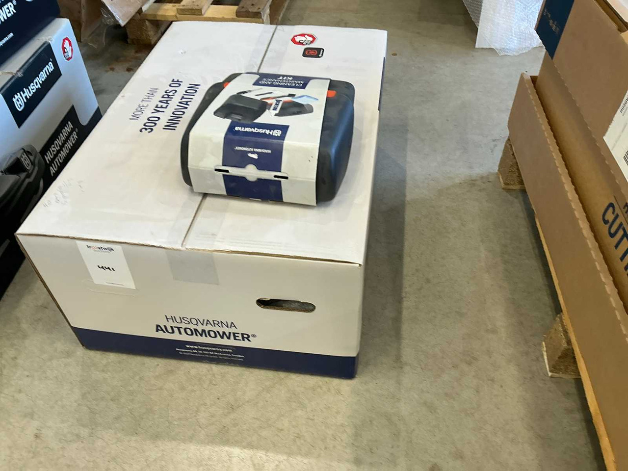 Husqvarna 415X - Záhradná kosačka: obrázok 3 Husqvarna 415X - Záhradná kosačka: obrázok 3