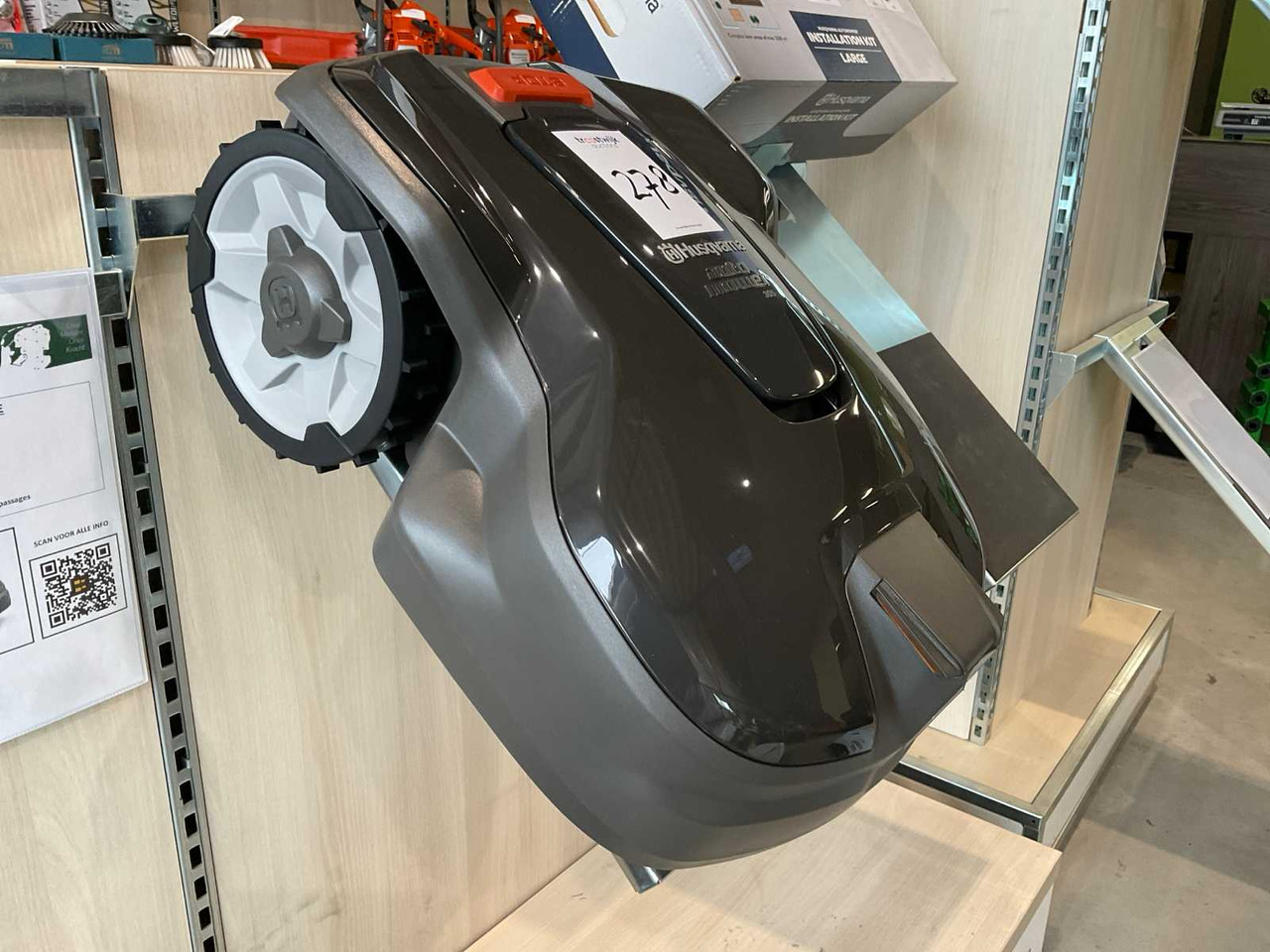 Husqvarna Auto Mower 305 - Záhradná kosačka: obrázok 2 Husqvarna Auto Mower 305 - Záhradná kosačka: obrázok 2