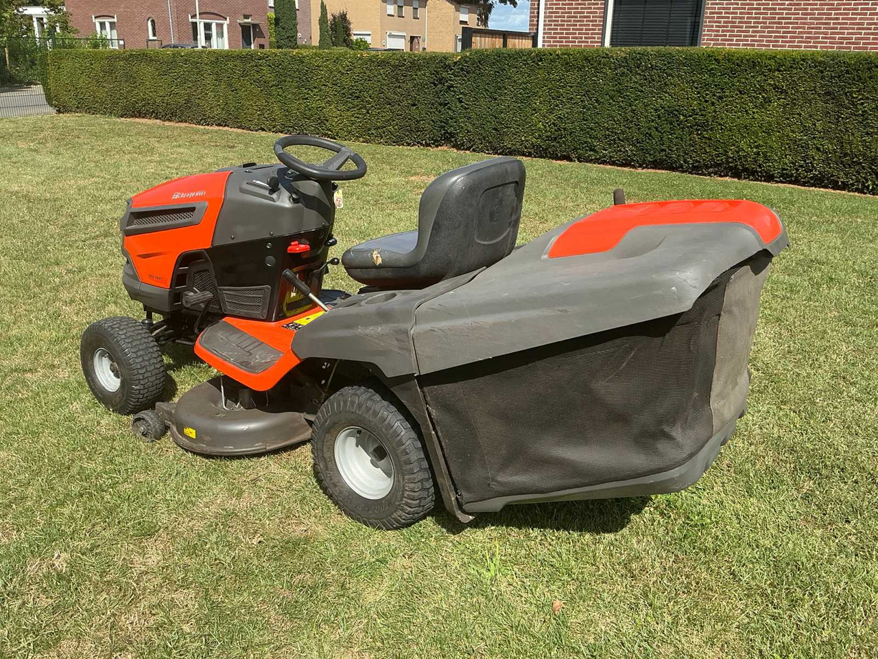 Husqvarna CTH164T - Záhradná kosačka: obrázok 3 Husqvarna CTH164T - Záhradná kosačka: obrázok 3