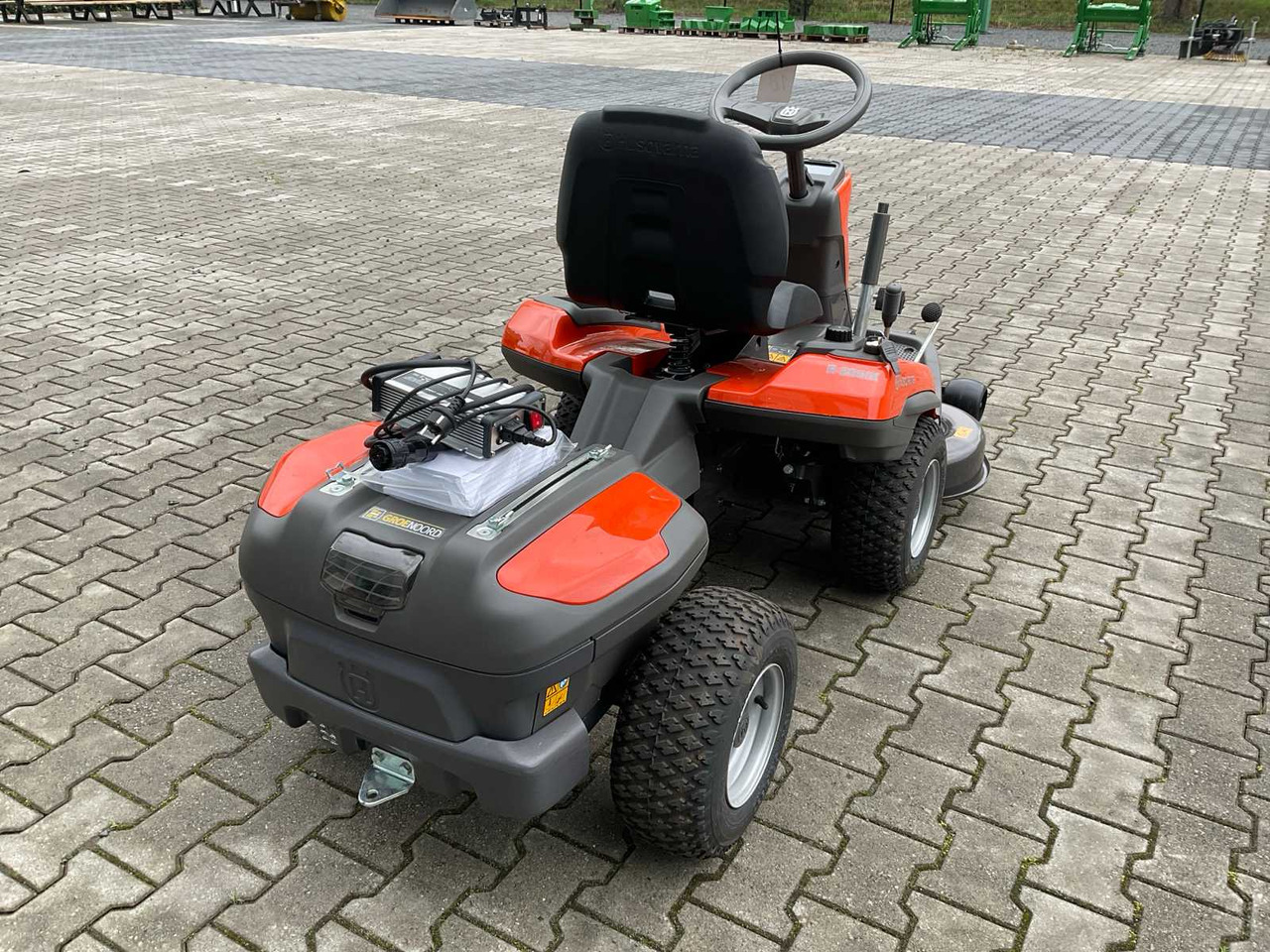 Husqvarna R 200iX - Záhradná kosačka: obrázok 3 Husqvarna R 200iX - Záhradná kosačka: obrázok 3