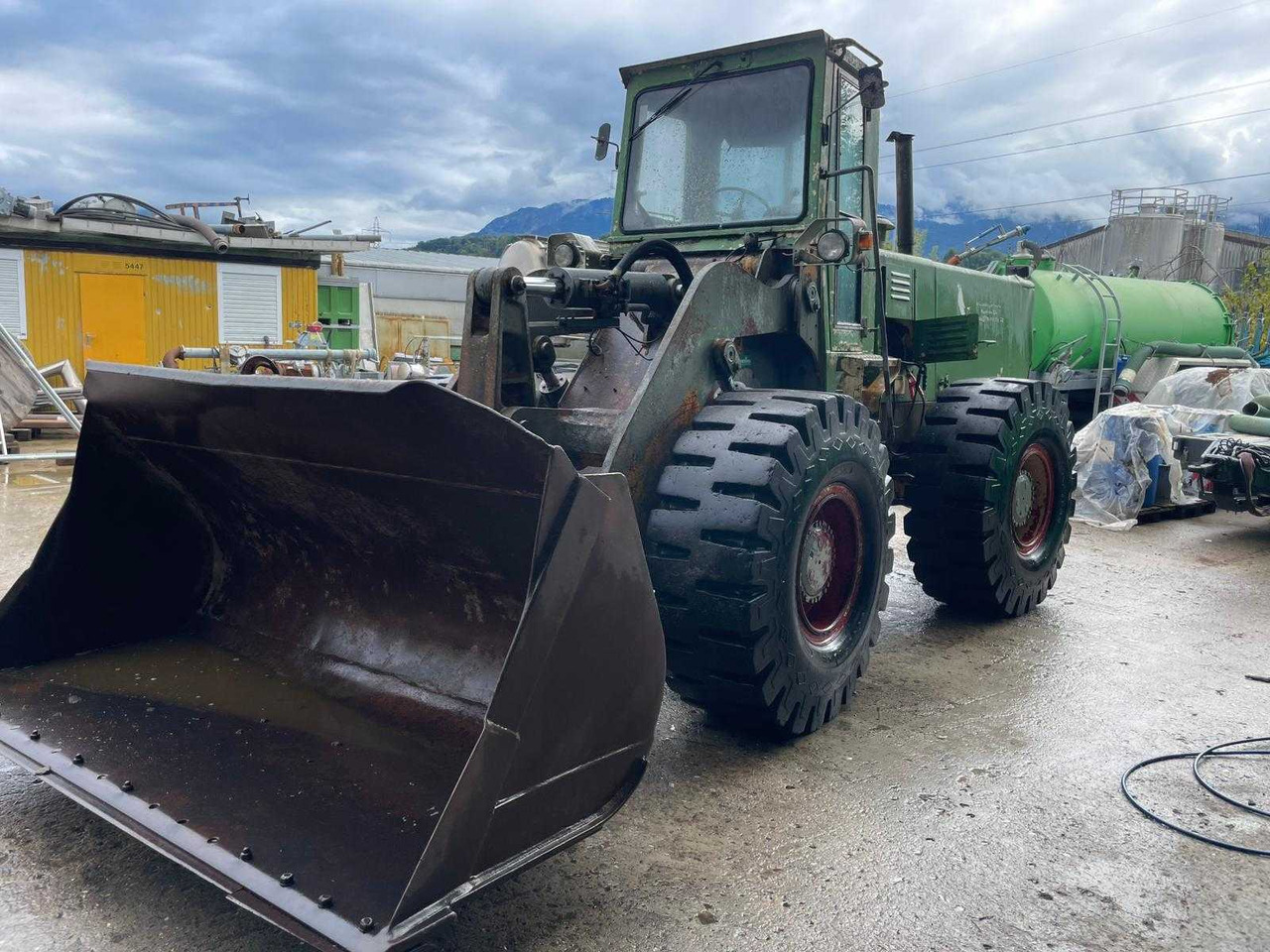 INTERNATIONAL - 530 AI - SHOVEL - 1986 - Kolesový nakladač: obrázok 2 INTERNATIONAL - 530 AI - SHOVEL - 1986 - Kolesový nakladač: obrázok 2