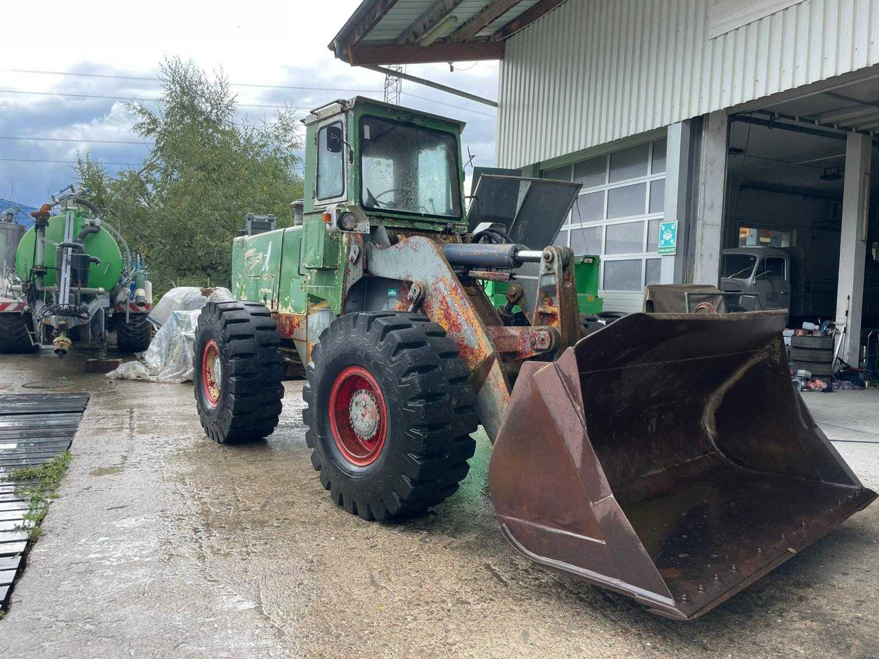 INTERNATIONAL - 530 AI - SHOVEL - 1986 - Kolesový nakladač: obrázok 1 INTERNATIONAL - 530 AI - SHOVEL - 1986 - Kolesový nakladač: obrázok 1