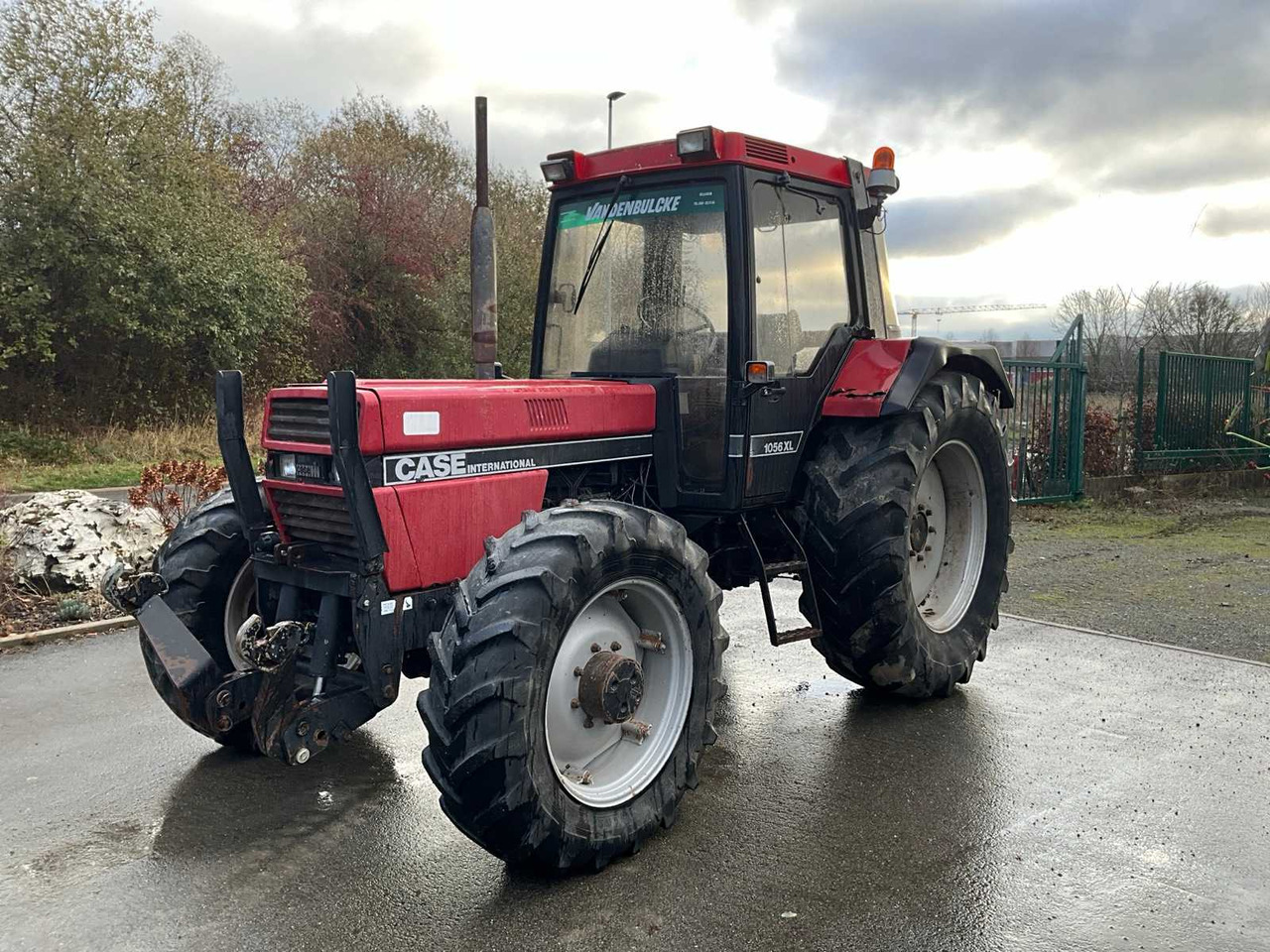 INTERNATIONAL-CASE 1056XL ALL-WHEEL DRIVE AGRICULTURAL TRACTOR - Traktor: obrázok 1 INTERNATIONAL-CASE 1056XL ALL-WHEEL DRIVE AGRICULTURAL TRACTOR - Traktor: obrázok 1