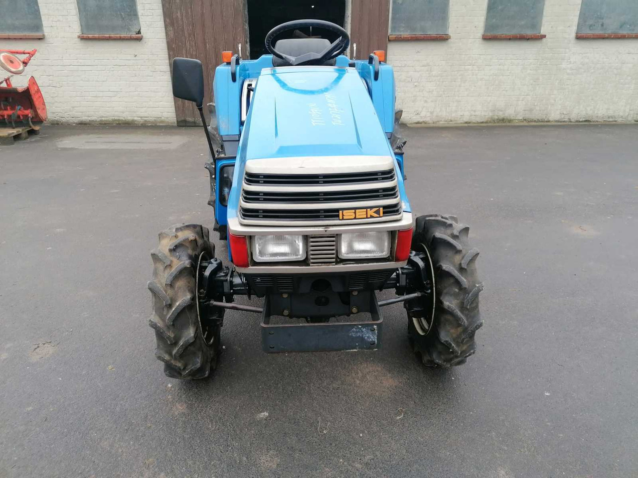 Iseki TU217F - Kompaktný traktor: obrázok 2 Iseki TU217F - Kompaktný traktor: obrázok 2