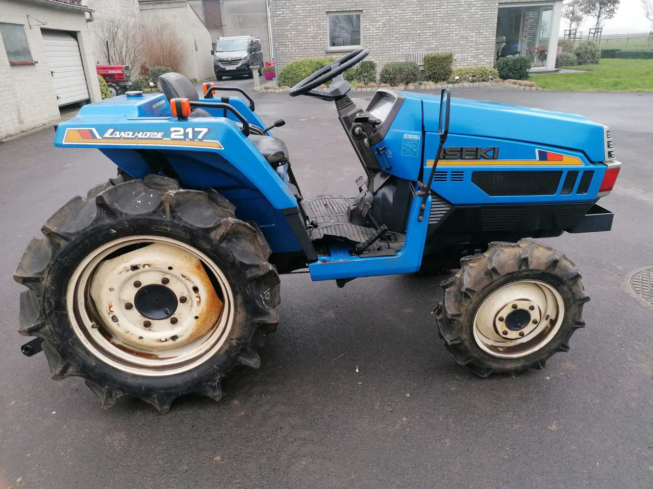 Iseki TU217F - Kompaktný traktor: obrázok 3 Iseki TU217F - Kompaktný traktor: obrázok 3