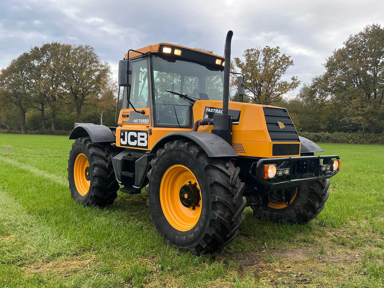 JCB 1993 JCB FASTRAC 145 TURBO ALL-WHEEL DRIVE TRACTOR - Traktor: obrázok 4 JCB 1993 JCB FASTRAC 145 TURBO ALL-WHEEL DRIVE TRACTOR - Traktor: obrázok 4