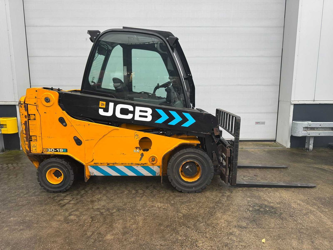 JCB - 2020 - TLT-30-E - FORK POSITIONER, SIDE-SHIFT - FORKLIFT - Vysokozdvižný vozík: obrázok 5 JCB - 2020 - TLT-30-E - FORK POSITIONER, SIDE-SHIFT - FORKLIFT - Vysokozdvižný vozík: obrázok 5