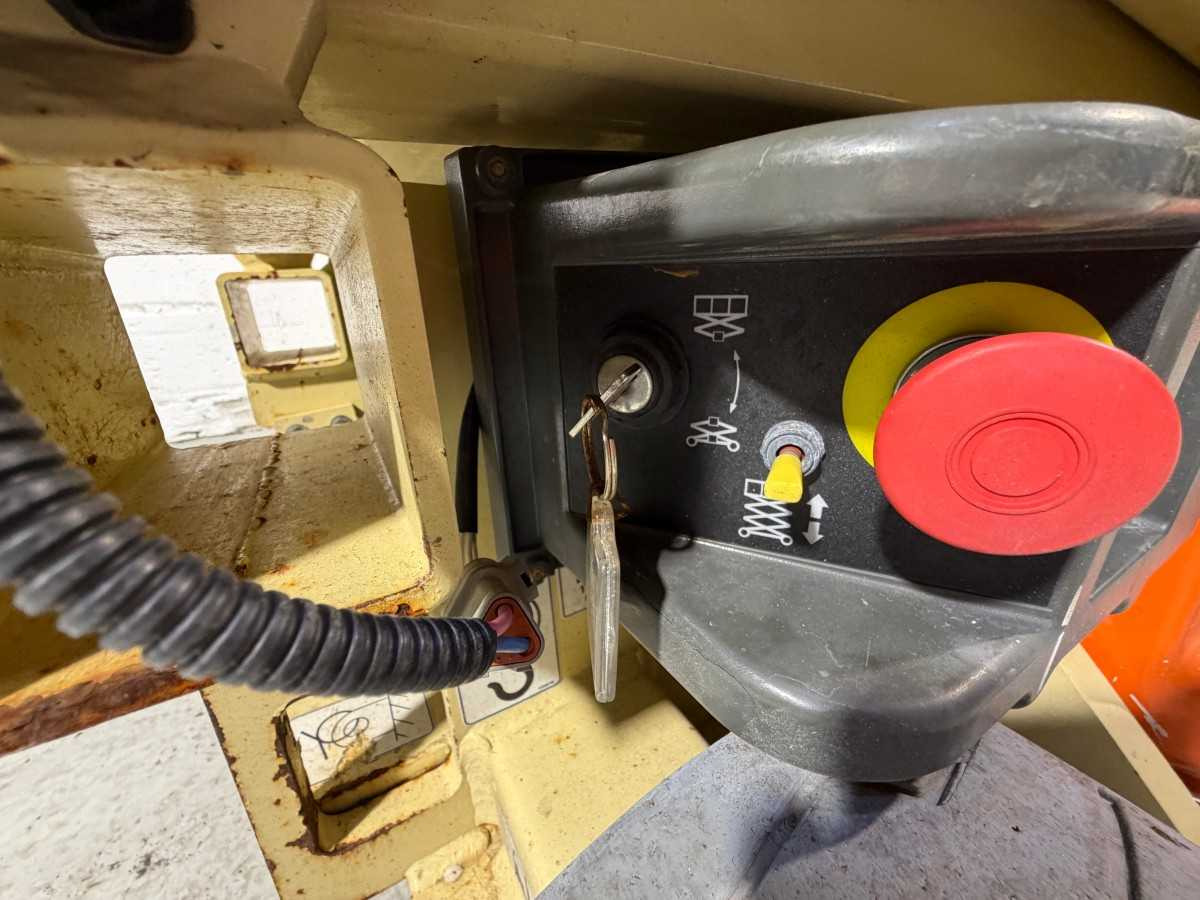 Pracovná plošina JLG - 2013 - 1930ES - AERIAL PLATFORM: obrázok 18 Pracovná plošina JLG - 2013 - 1930ES - AERIAL PLATFORM: obrázok 18