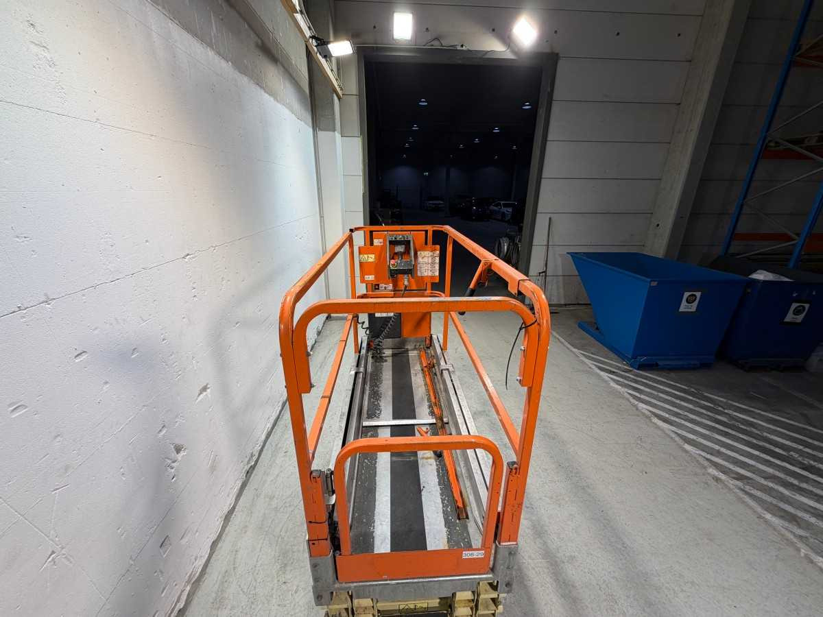 Pracovná plošina JLG - 2013 - 1930ES - AERIAL PLATFORM: obrázok 21 Pracovná plošina JLG - 2013 - 1930ES - AERIAL PLATFORM: obrázok 21