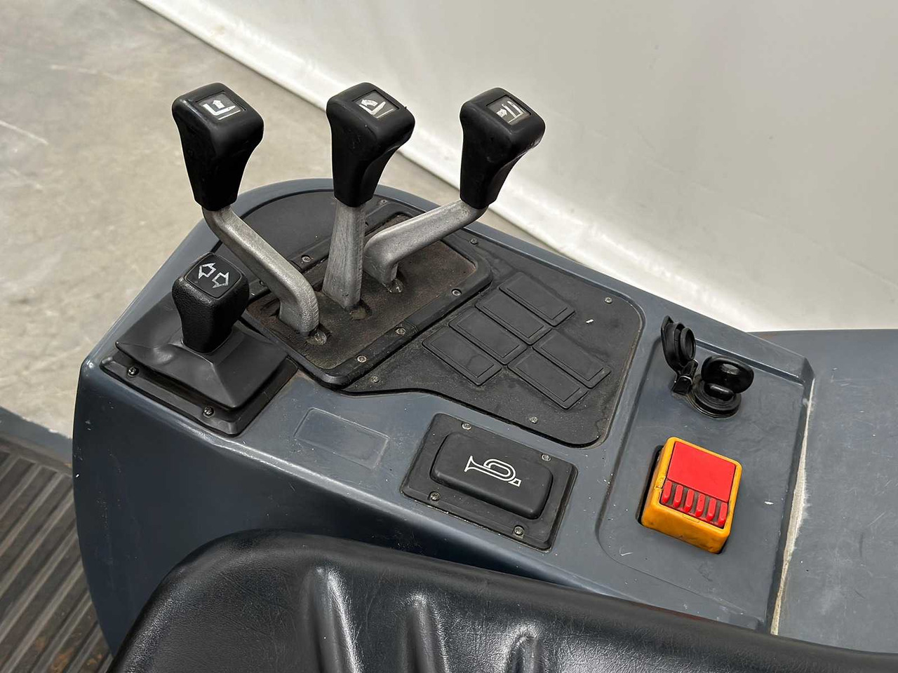 JUNGHEINRICH - TFG16 - FORKLIFT TRUCKS - 2001 - Vysokozdvižný vozík: obrázok 4 JUNGHEINRICH - TFG16 - FORKLIFT TRUCKS - 2001 - Vysokozdvižný vozík: obrázok 4