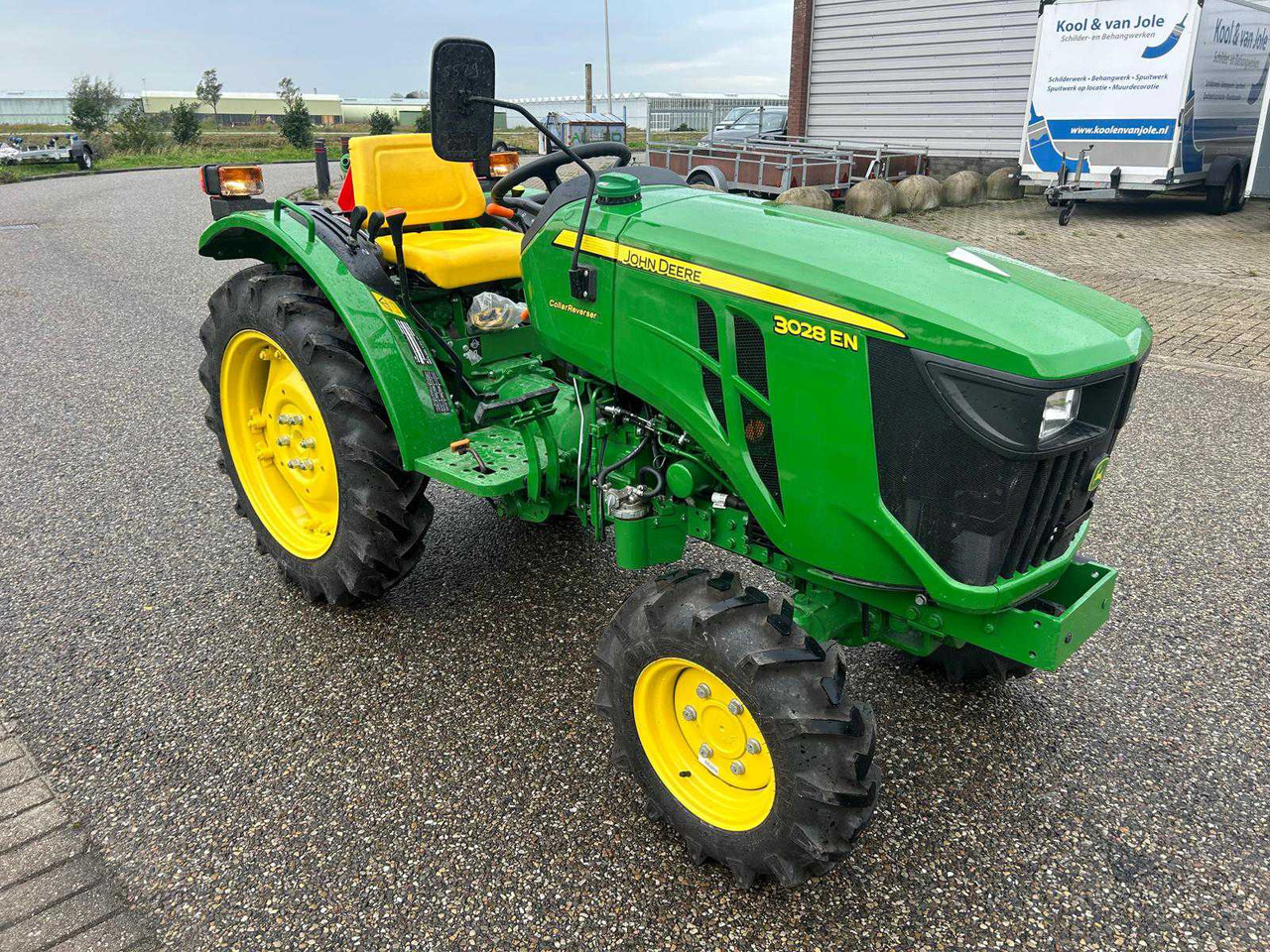 John Deere 3028 EN - Kompaktný traktor: obrázok 5 John Deere 3028 EN - Kompaktný traktor: obrázok 5