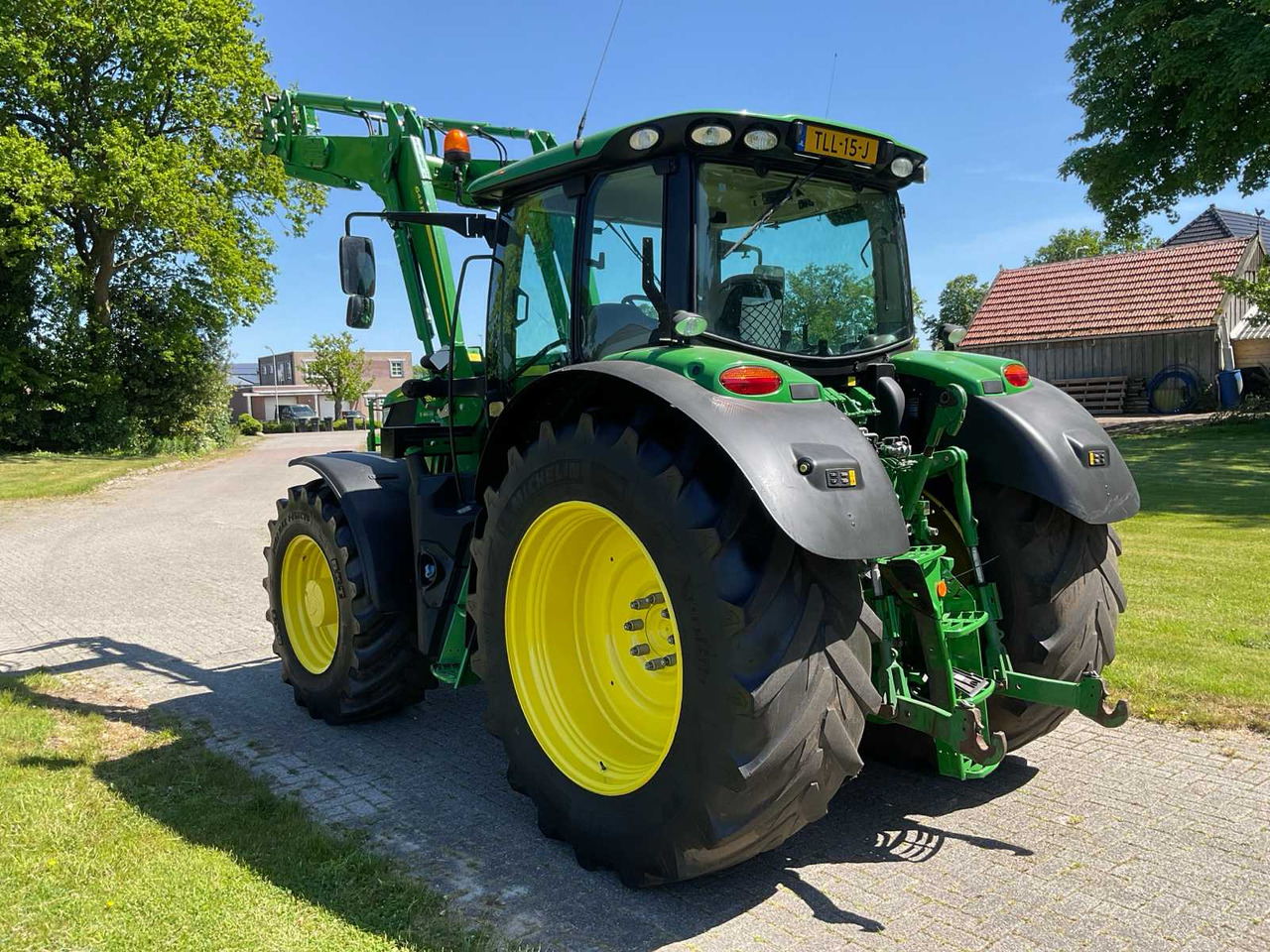 John Deere 6155R - Traktor: obrázok 4 John Deere 6155R - Traktor: obrázok 4