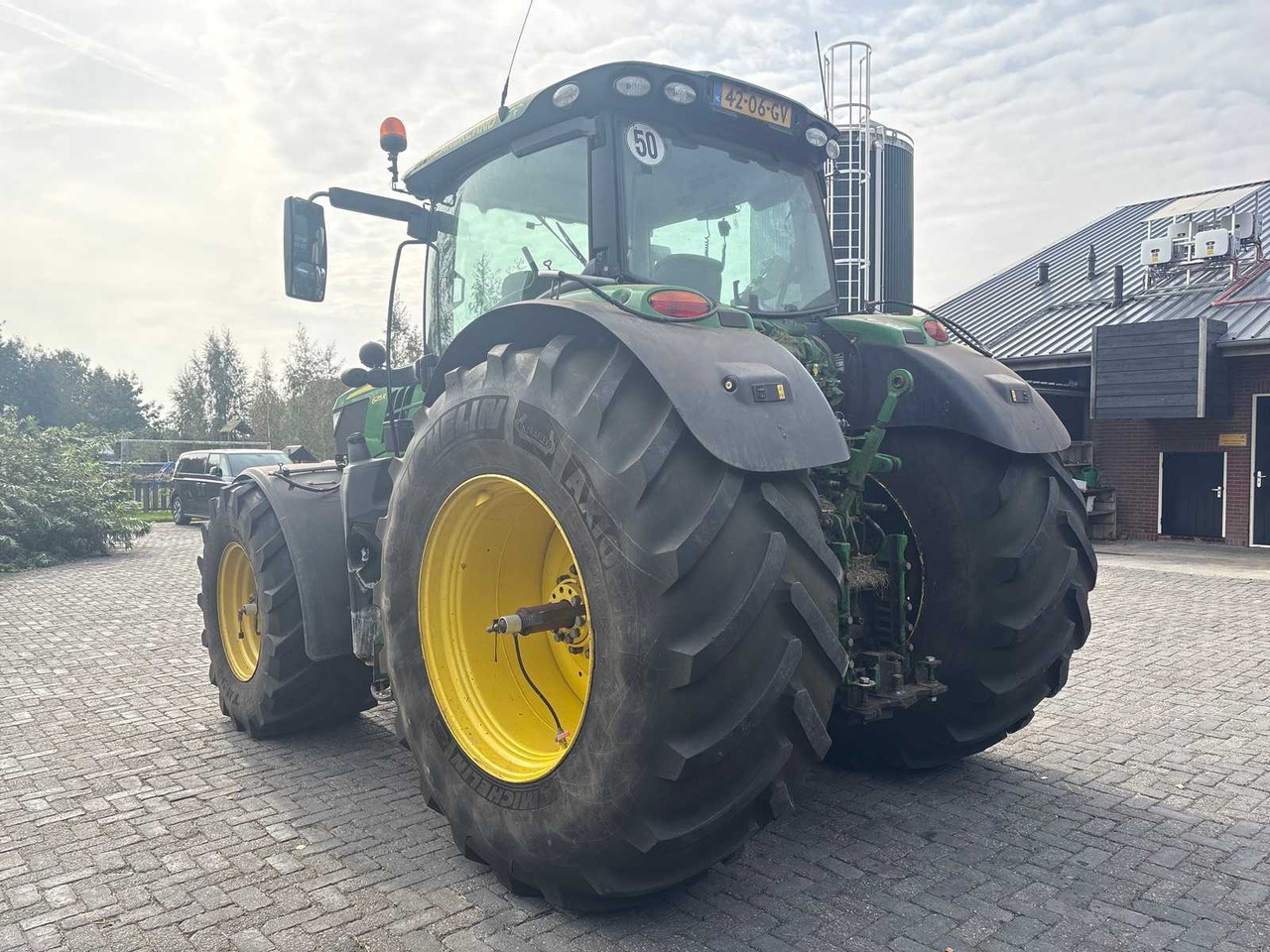 John Deere 6215R - Traktor: obrázok 3 John Deere 6215R - Traktor: obrázok 3