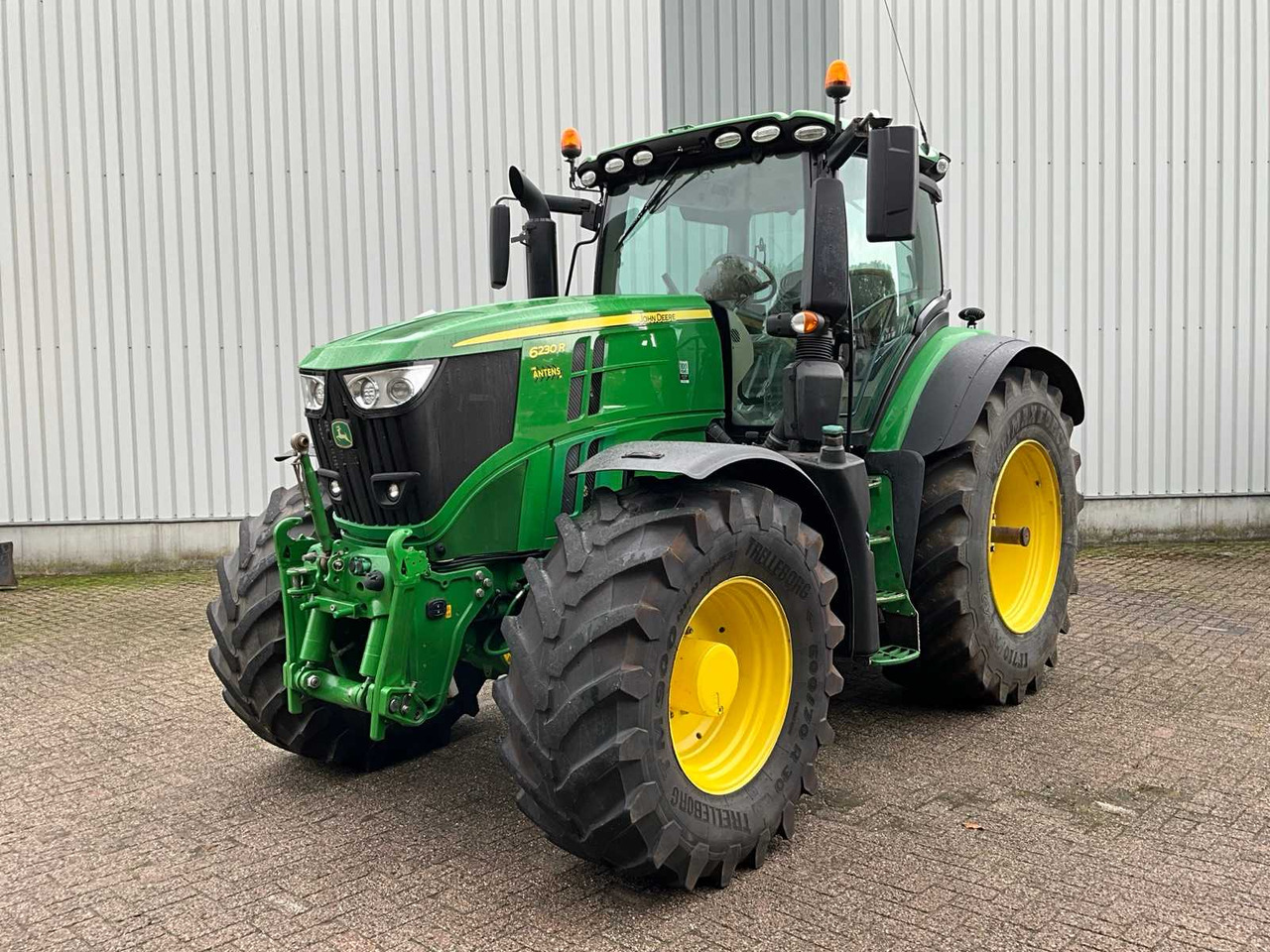 John Deere 6230R - Traktor: obrázok 1 John Deere 6230R - Traktor: obrázok 1