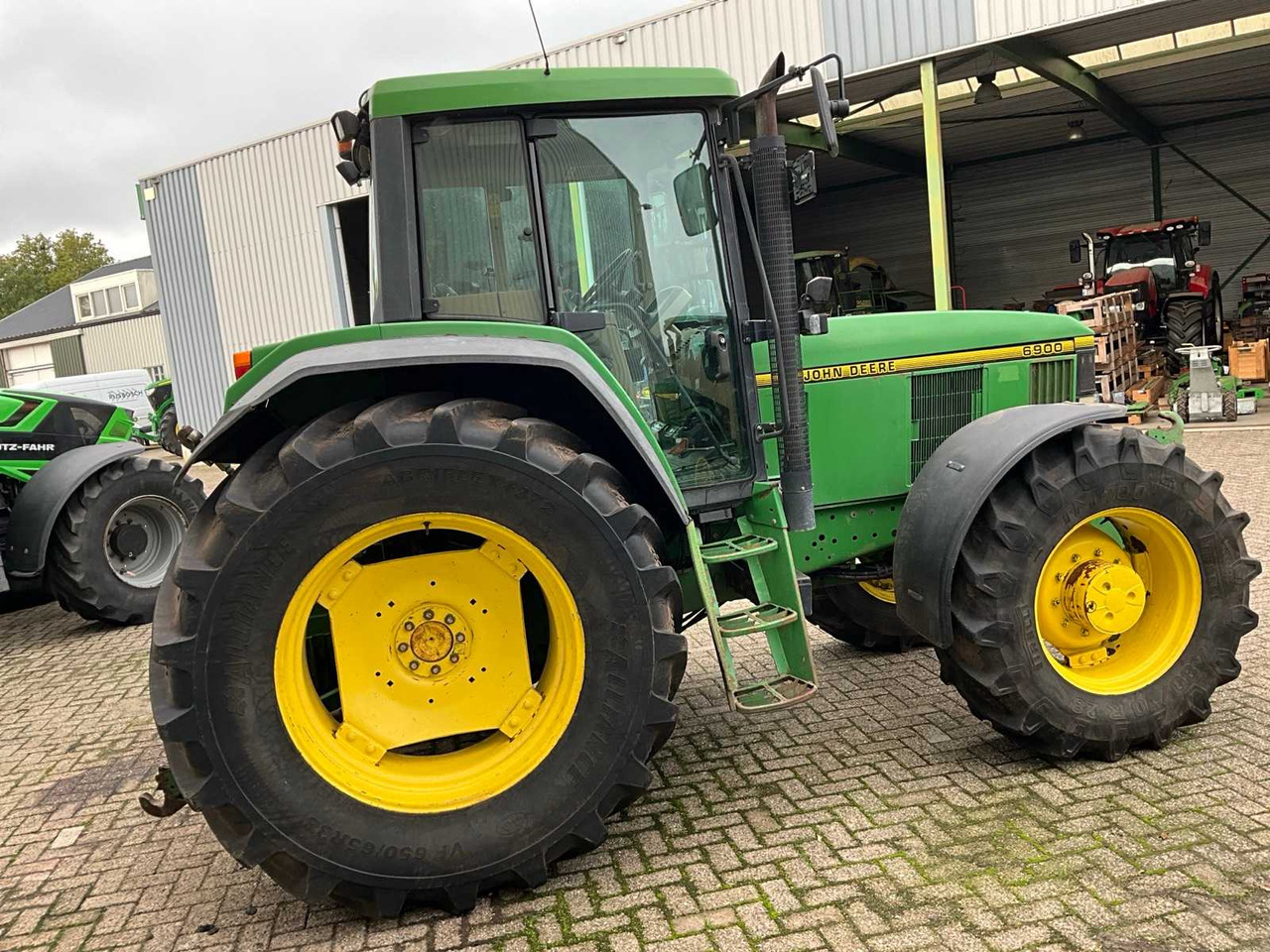 John Deere 6900 - Traktor: obrázok 3 John Deere 6900 - Traktor: obrázok 3