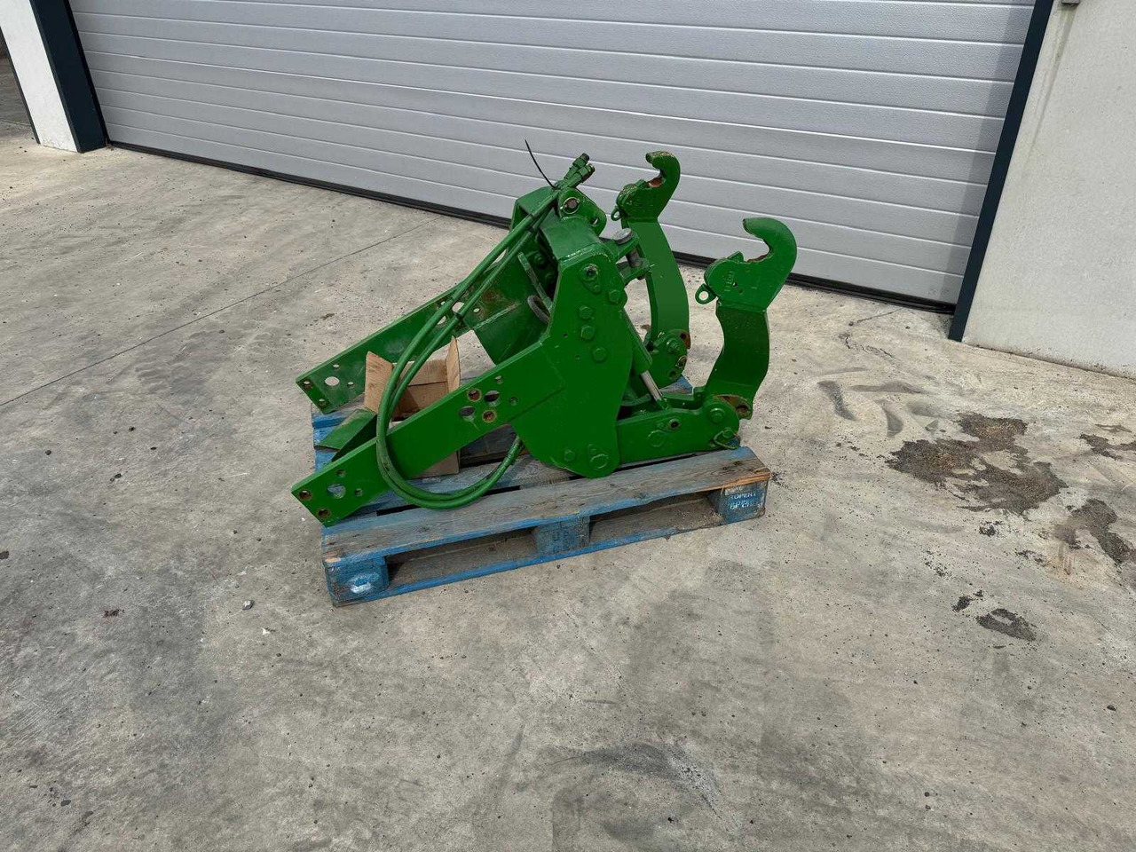 John Deere - Predný nakladač na traktor: obrázok 1 John Deere - Predný nakladač na traktor: obrázok 1