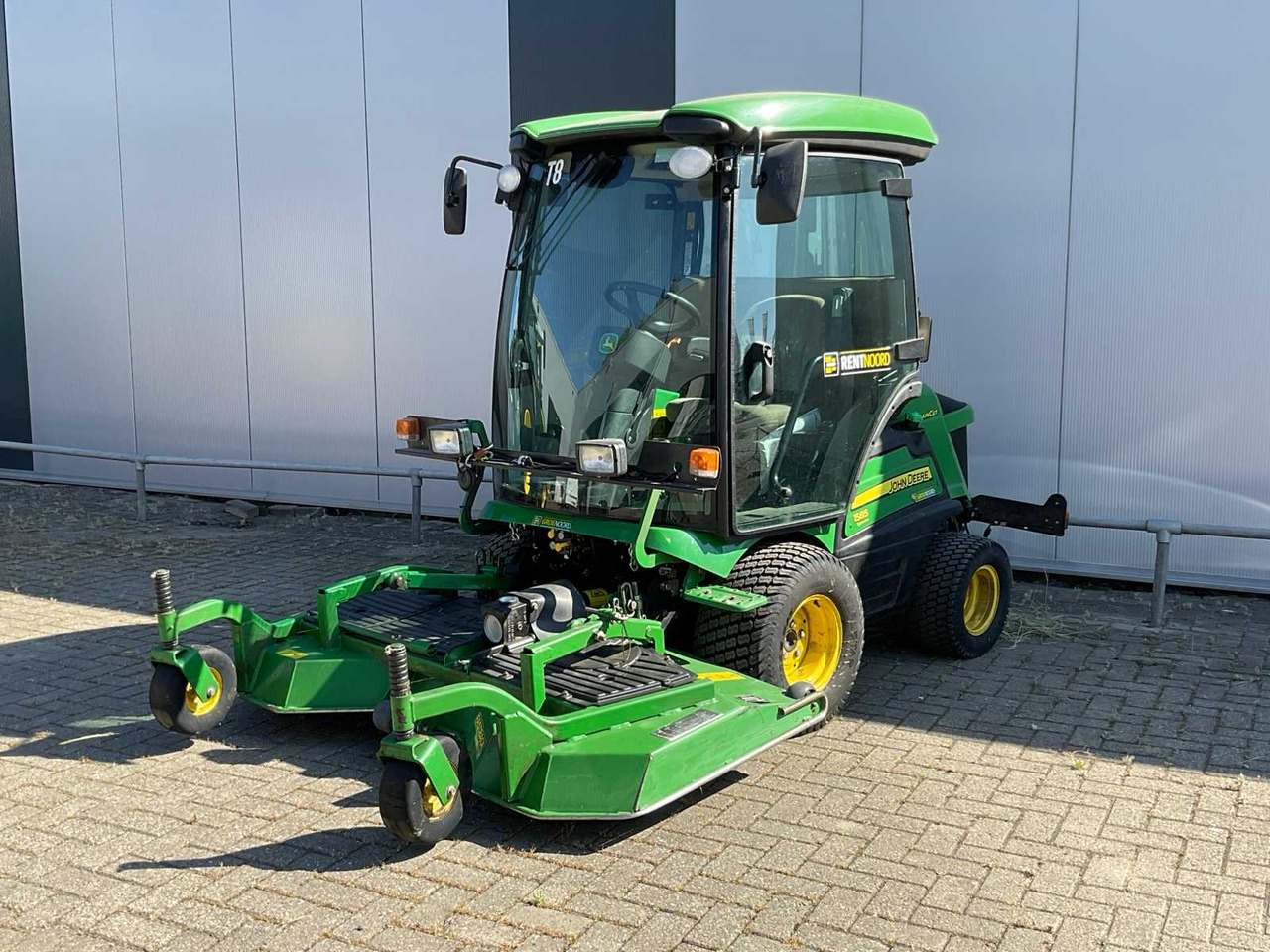 John Deere TerrainCut 1585 - Záhradná kosačka: obrázok 1 John Deere TerrainCut 1585 - Záhradná kosačka: obrázok 1