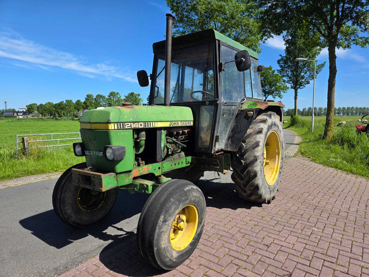 John deere 2140 - Traktor: obrázok 1 John deere 2140 - Traktor: obrázok 1