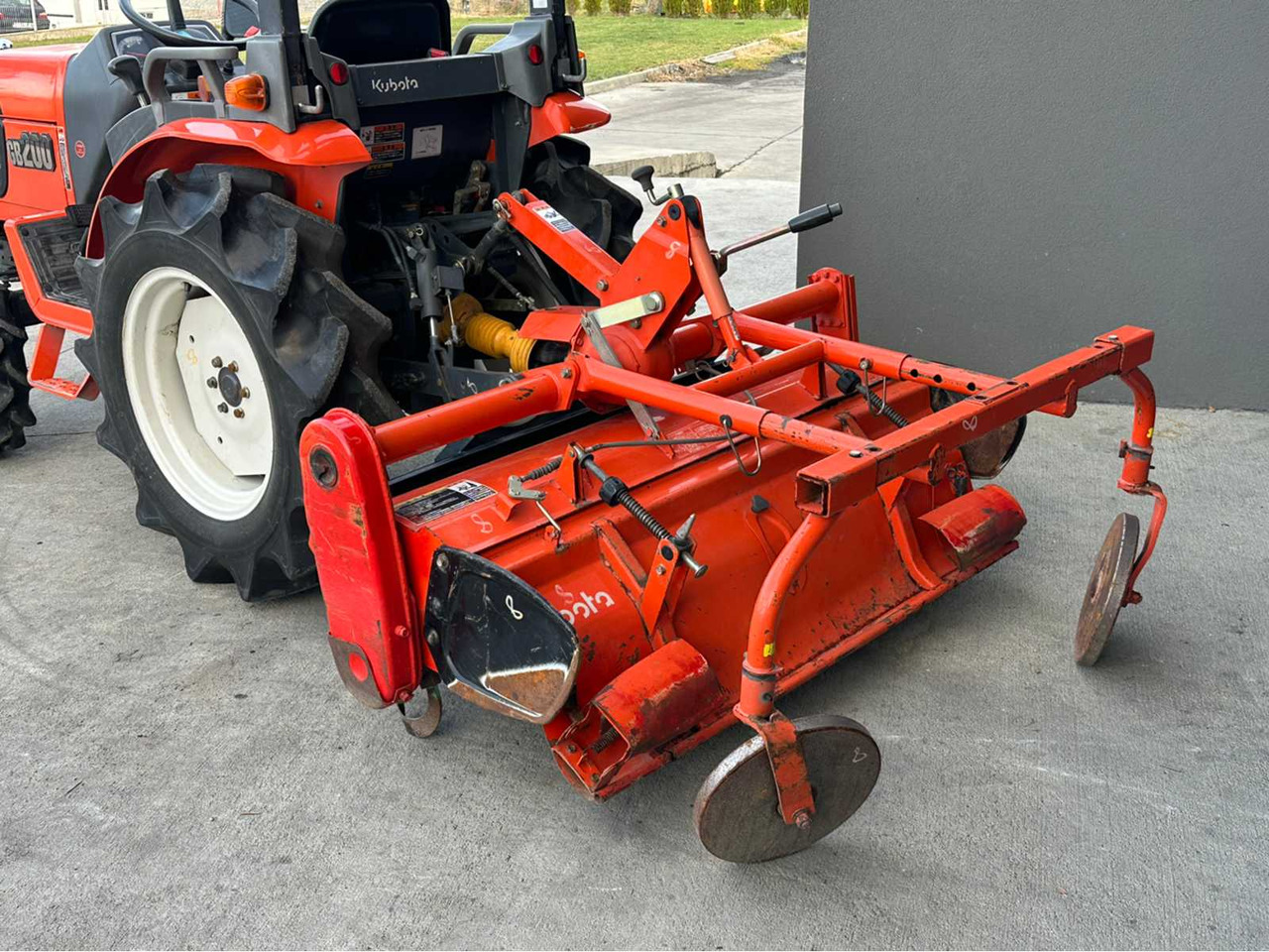 KUBOTA - GB200 - 4-WHEEL DRIVE TRACTOR - Traktor: obrázok 5 KUBOTA - GB200 - 4-WHEEL DRIVE TRACTOR - Traktor: obrázok 5