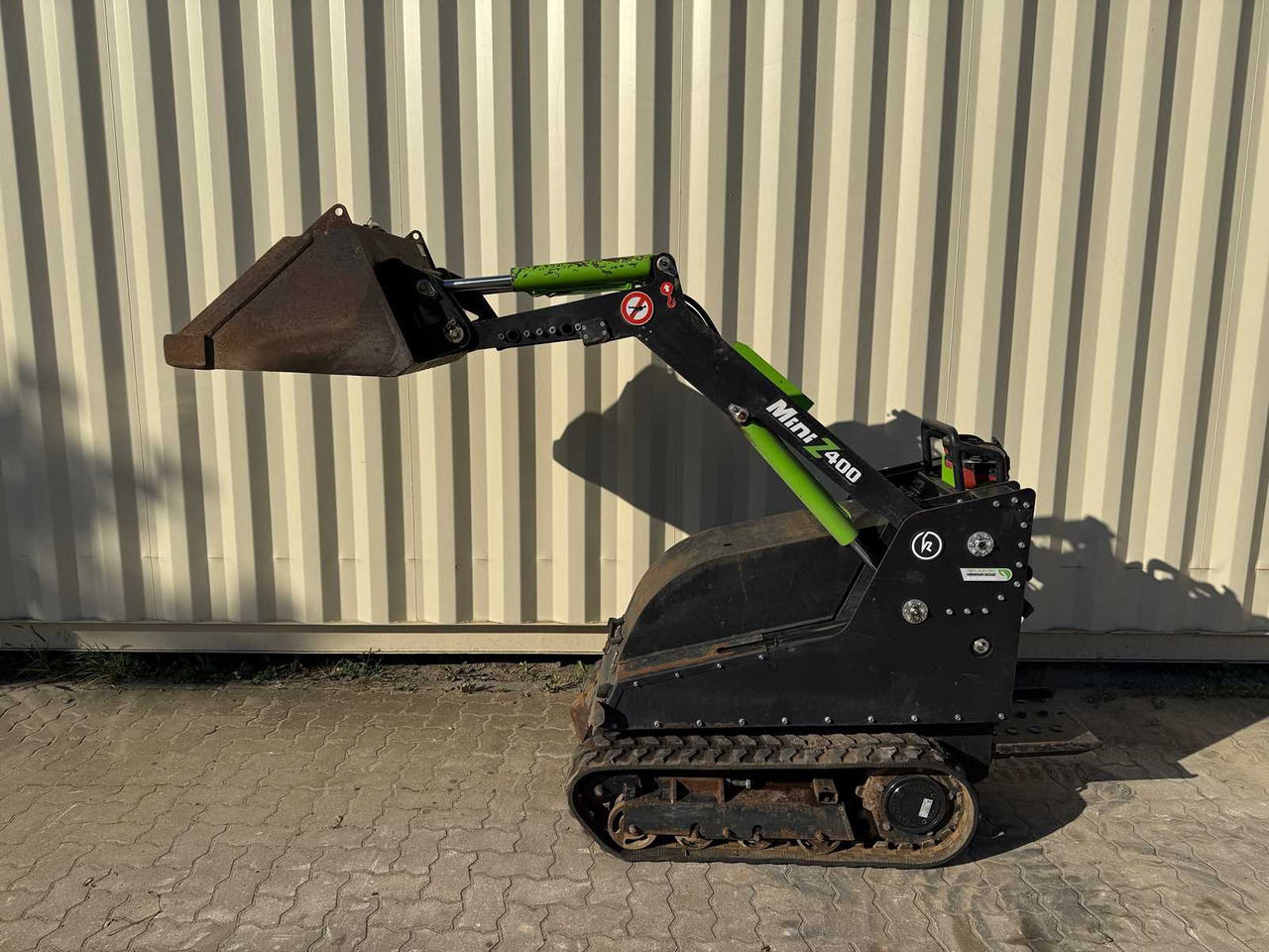 Kovaco Mini Z400 - Šmykom riadený nakladač: obrázok 1 Kovaco Mini Z400 - Šmykom riadený nakladač: obrázok 1