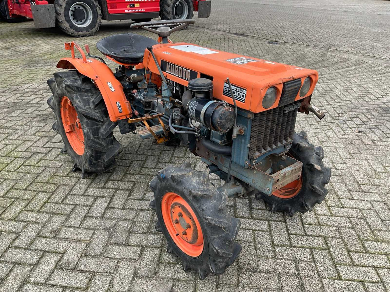 Kubota B7000 - Kompaktný traktor: obrázok 4 Kubota B7000 - Kompaktný traktor: obrázok 4