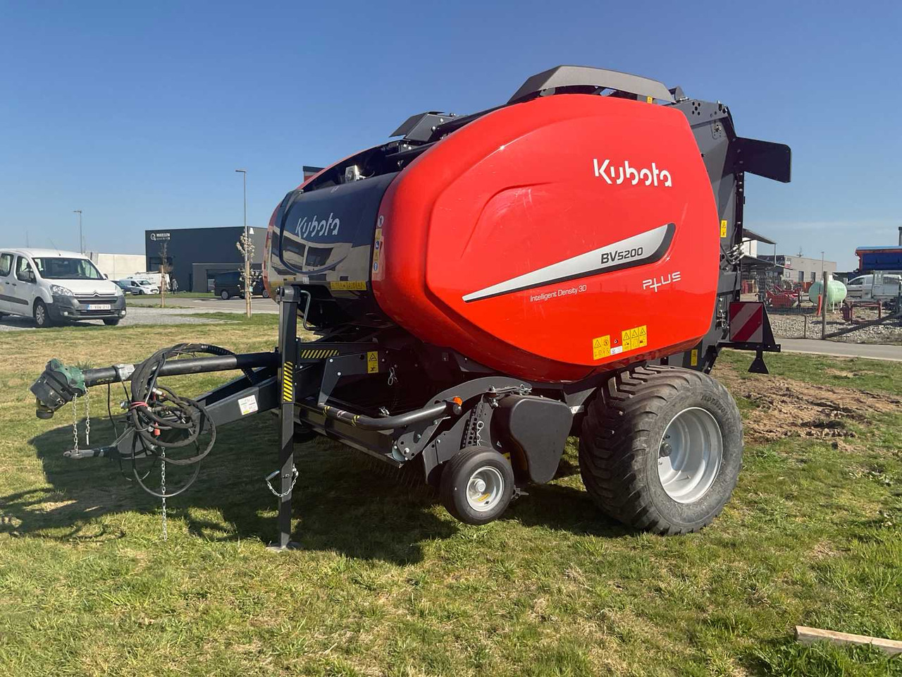 Kubota BV5200 - Lis na okrúhle balíky: obrázok 1 Kubota BV5200 - Lis na okrúhle balíky: obrázok 1