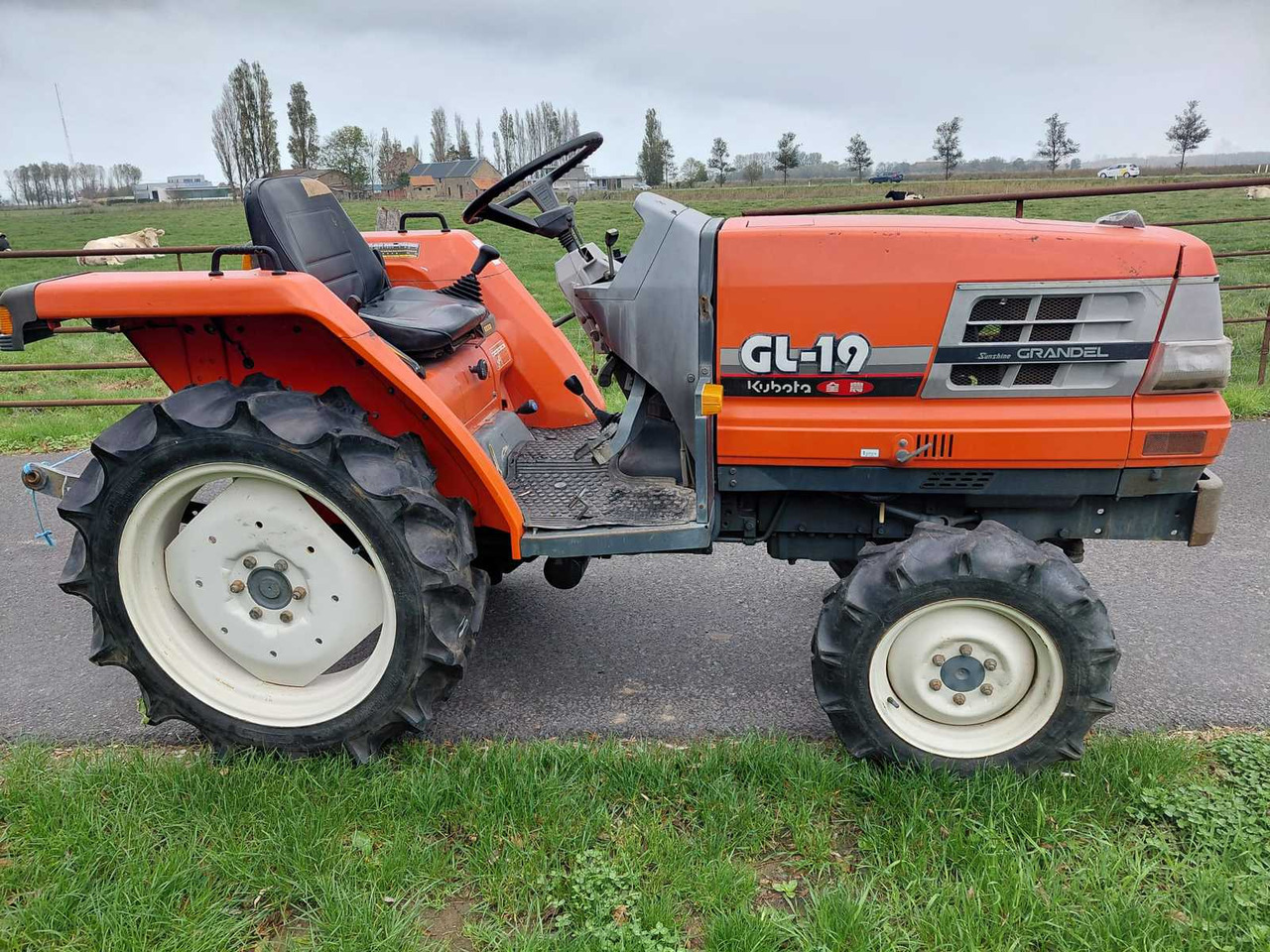 Kubota GL-19 - Kompaktný traktor: obrázok 1 Kubota GL-19 - Kompaktný traktor: obrázok 1