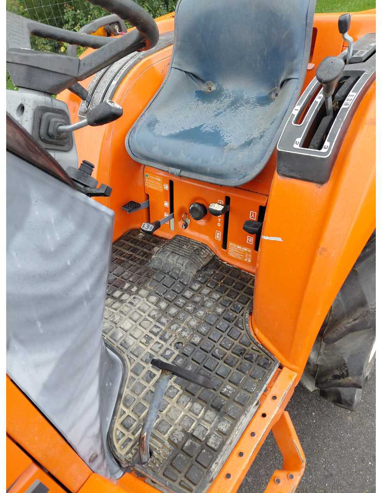 Kubota GT3 - Kompaktný traktor: obrázok 5 Kubota GT3 - Kompaktný traktor: obrázok 5