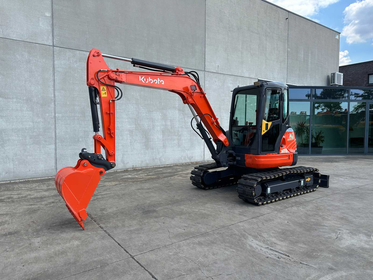 Kubota KX155-3 - Pásové rýpadlo: obrázok 1 Kubota KX155-3 - Pásové rýpadlo: obrázok 1