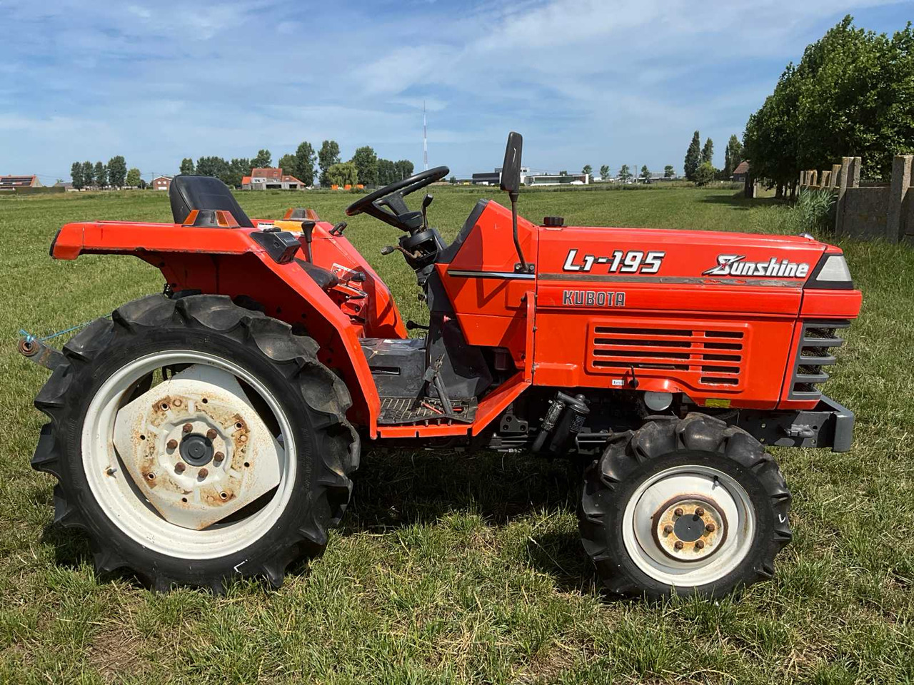 Kubota L1-195 - Kompaktný traktor: obrázok 4 Kubota L1-195 - Kompaktný traktor: obrázok 4