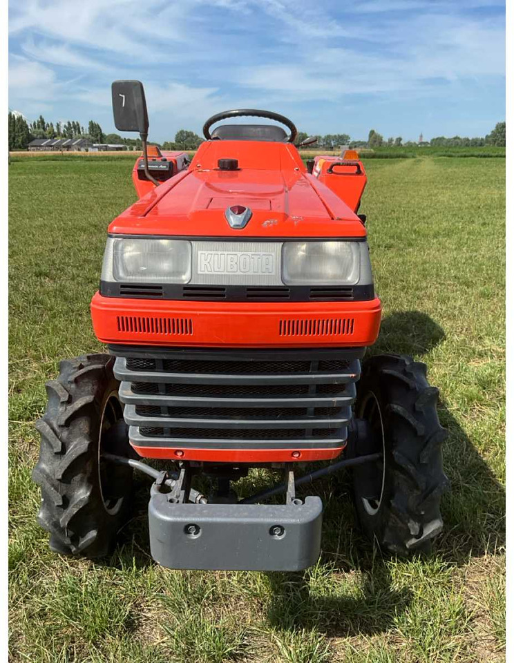 Kubota L1-195 - Kompaktný traktor: obrázok 2 Kubota L1-195 - Kompaktný traktor: obrázok 2
