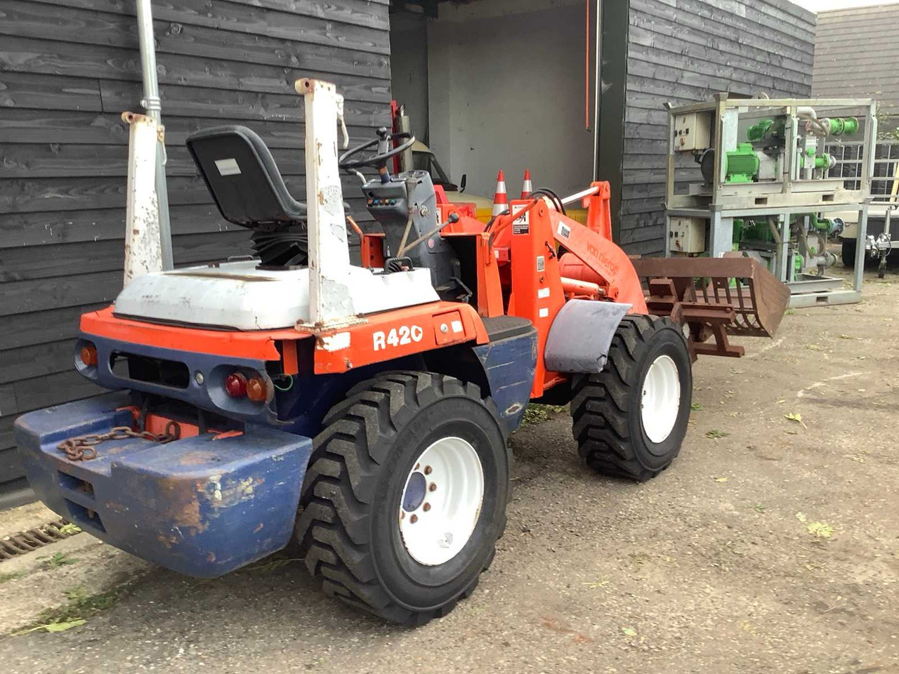 Kubota R420 - Kolesový nakladač: obrázok 2 Kubota R420 - Kolesový nakladač: obrázok 2