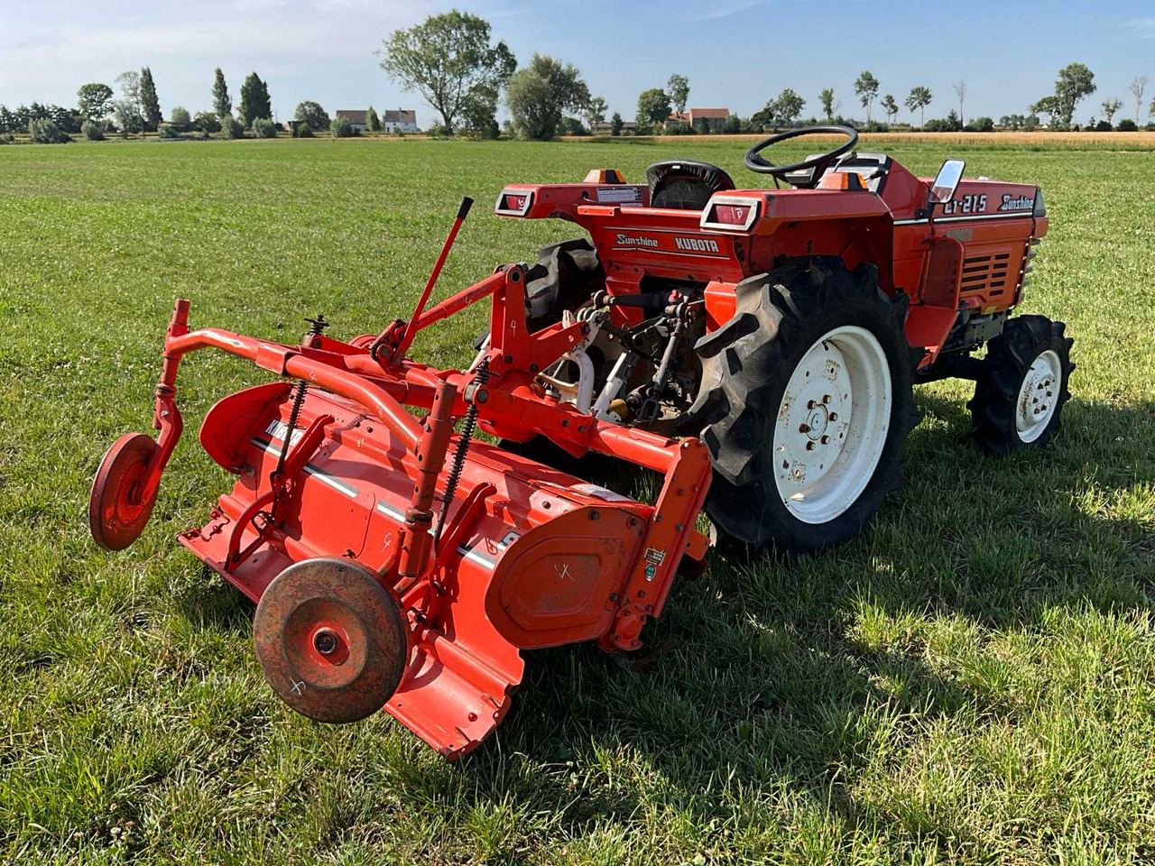 Kubota Sunshine L1-215D - Kompaktný traktor: obrázok 5 Kubota Sunshine L1-215D - Kompaktný traktor: obrázok 5