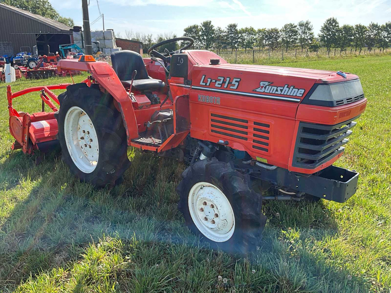 Kubota Sunshine L1-215D - Kompaktný traktor: obrázok 3 Kubota Sunshine L1-215D - Kompaktný traktor: obrázok 3