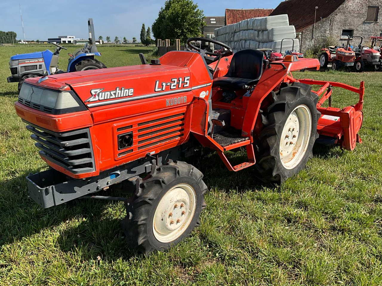 Kubota Sunshine L1-215D - Kompaktný traktor: obrázok 1 Kubota Sunshine L1-215D - Kompaktný traktor: obrázok 1