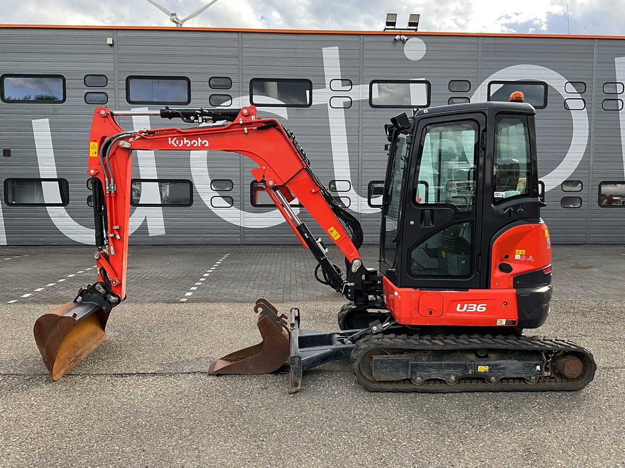 Kubota U36-4 - Mini rýpadlo: obrázok 2 Kubota U36-4 - Mini rýpadlo: obrázok 2