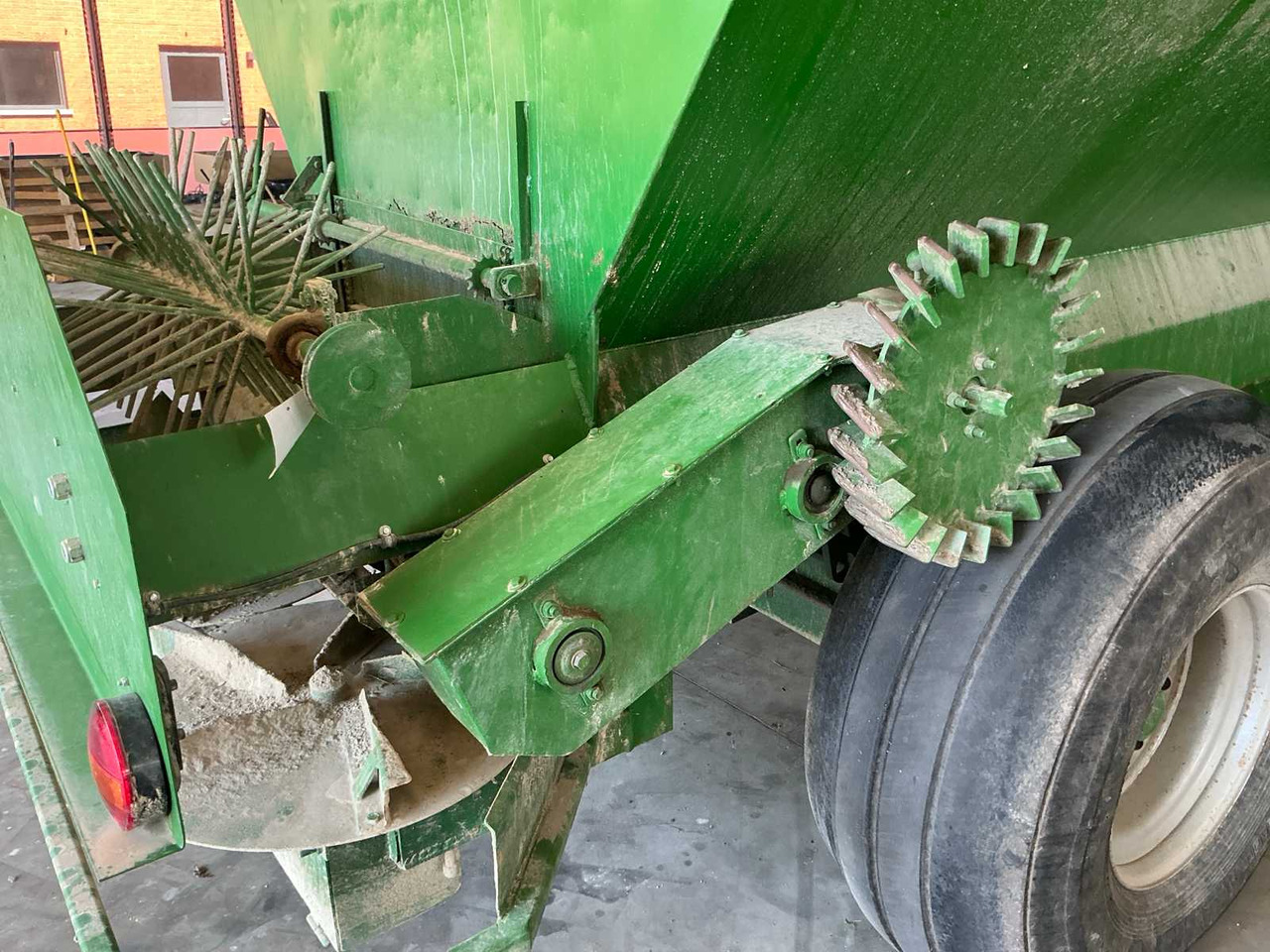 Kuxman K8000 - Rozmetač hnojiva: obrázok 5 Kuxman K8000 - Rozmetač hnojiva: obrázok 5