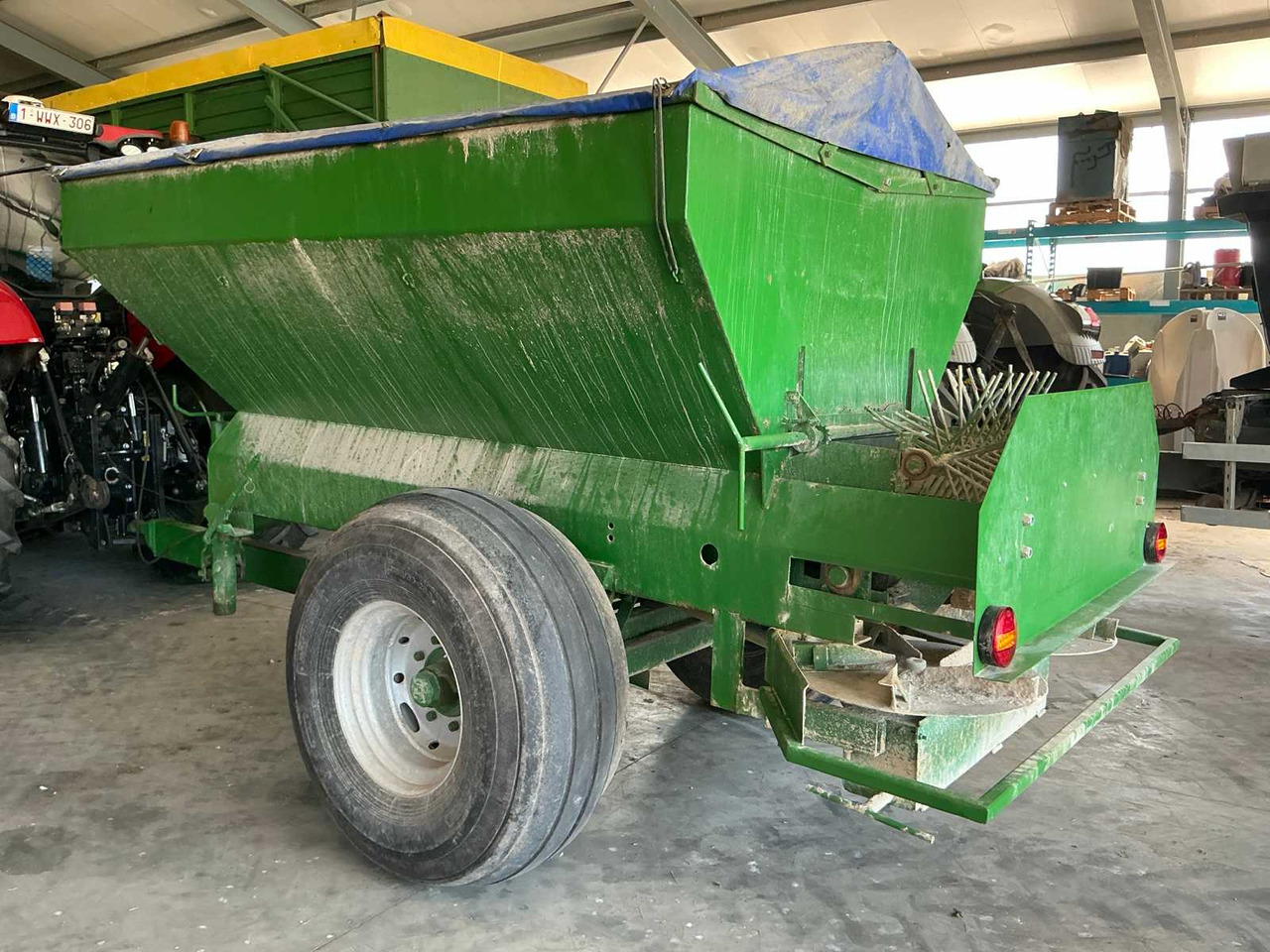 Kuxman K8000 - Rozmetač hnojiva: obrázok 2 Kuxman K8000 - Rozmetač hnojiva: obrázok 2