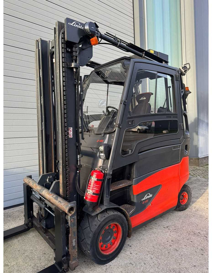 LINDE - 2020 - E-45-HL-01-600 - FORK POSITIONER, SIDE-SHIFT - FORKLIFT - Vysokozdvižný vozík: obrázok 1 LINDE - 2020 - E-45-HL-01-600 - FORK POSITIONER, SIDE-SHIFT - FORKLIFT - Vysokozdvižný vozík: obrázok 1