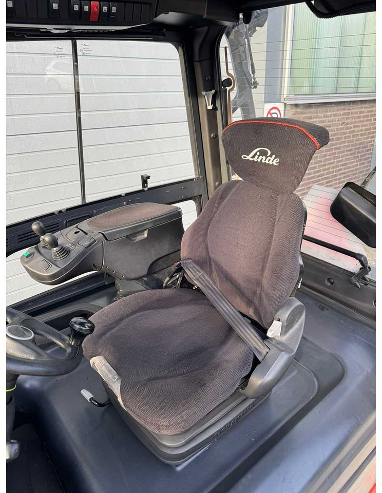 LINDE - 2020 - E-45-HL-01-600 - FORK POSITIONER, SIDE-SHIFT - FORKLIFT - Vysokozdvižný vozík: obrázok 5 LINDE - 2020 - E-45-HL-01-600 - FORK POSITIONER, SIDE-SHIFT - FORKLIFT - Vysokozdvižný vozík: obrázok 5