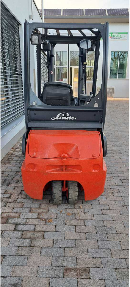 LINDE - E18C-02 - 2004 - FORKLIFT TRUCKS - Vysokozdvižný vozík: obrázok 4 LINDE - E18C-02 - 2004 - FORKLIFT TRUCKS - Vysokozdvižný vozík: obrázok 4