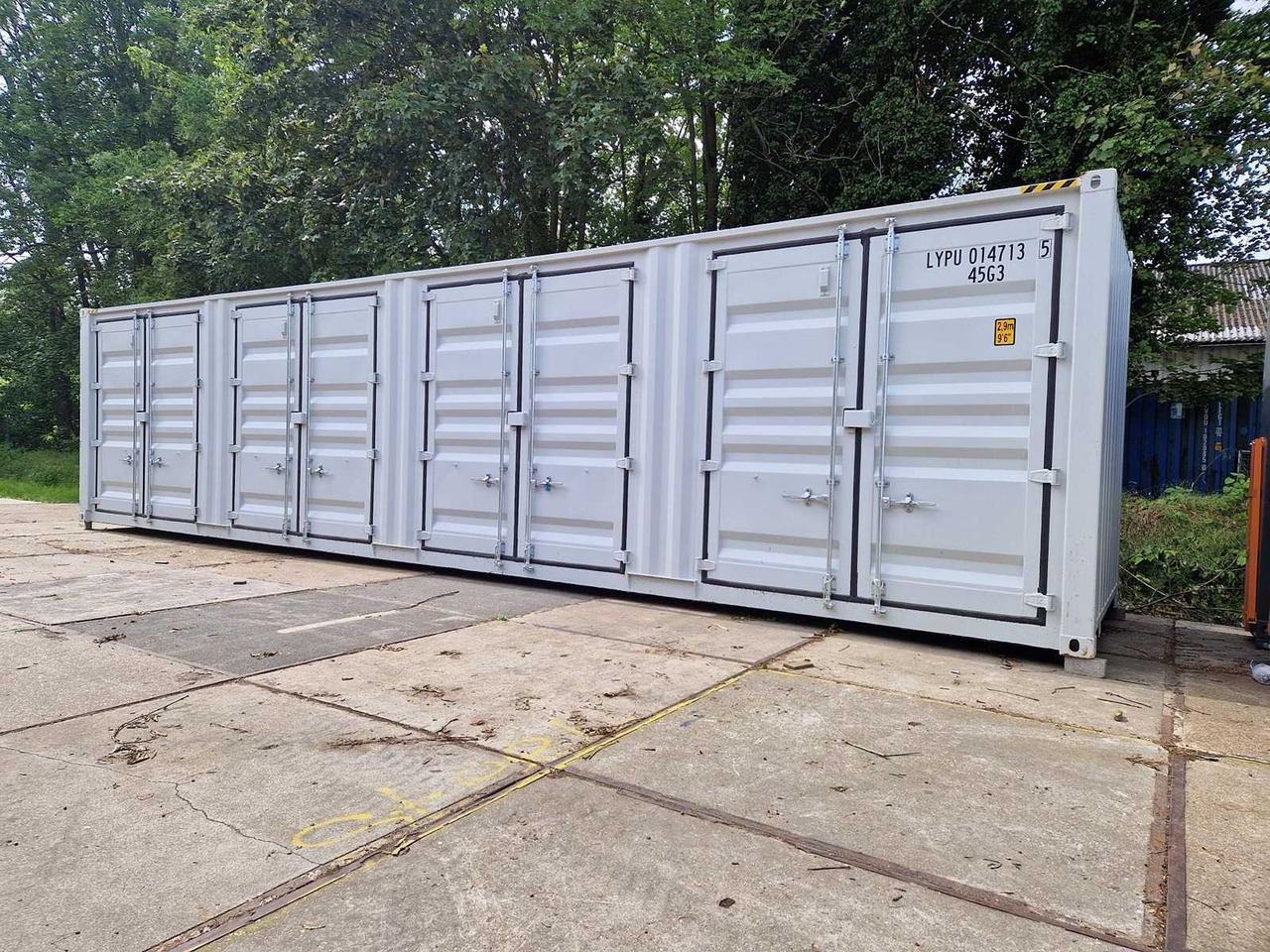 LYPU 40ft HQ met sidedoors - Lodny kontajner: obrázok 2 LYPU 40ft HQ met sidedoors - Lodny kontajner: obrázok 2