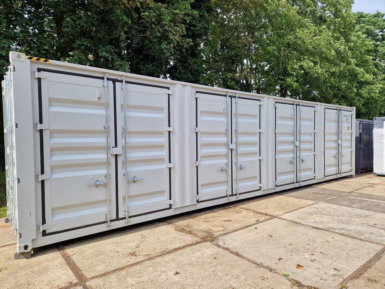 LYPU 40ft HQ met sidedoors - Lodny kontajner: obrázok 4 LYPU 40ft HQ met sidedoors - Lodny kontajner: obrázok 4