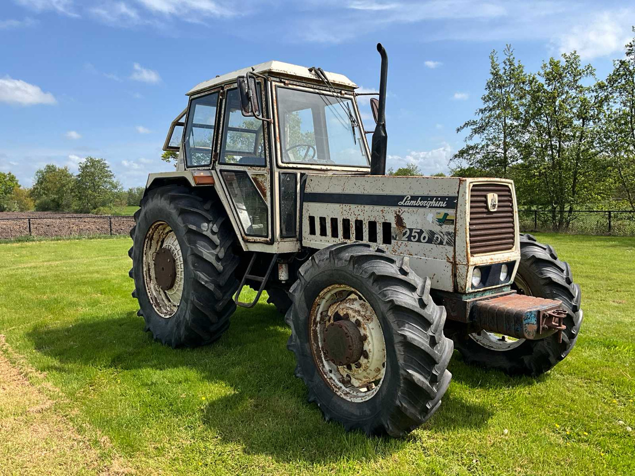Lamborghini 1256 DT - Traktor: obrázok 4 Lamborghini 1256 DT - Traktor: obrázok 4