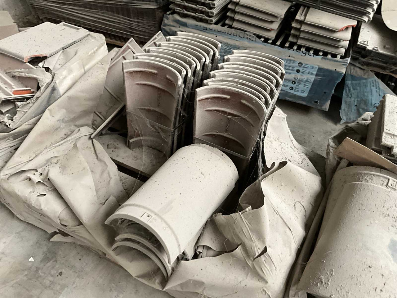Large batch of roof tiles - Stavebné zariadenia: obrázok 4 Large batch of roof tiles - Stavebné zariadenia: obrázok 4