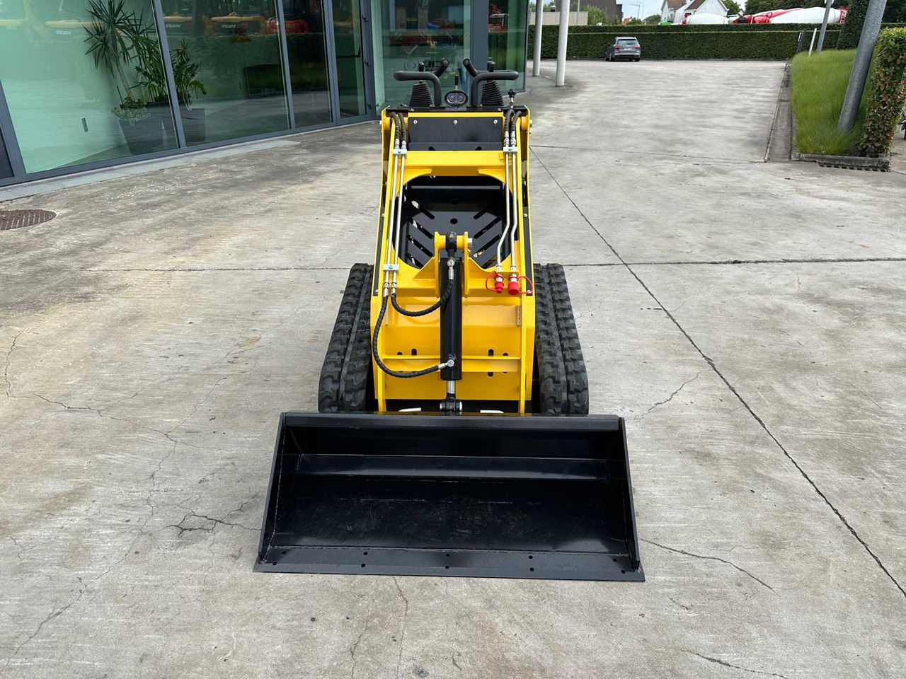Machpro MP-S300 - Šmykom riadený nakladač: obrázok 2 Machpro MP-S300 - Šmykom riadený nakladač: obrázok 2