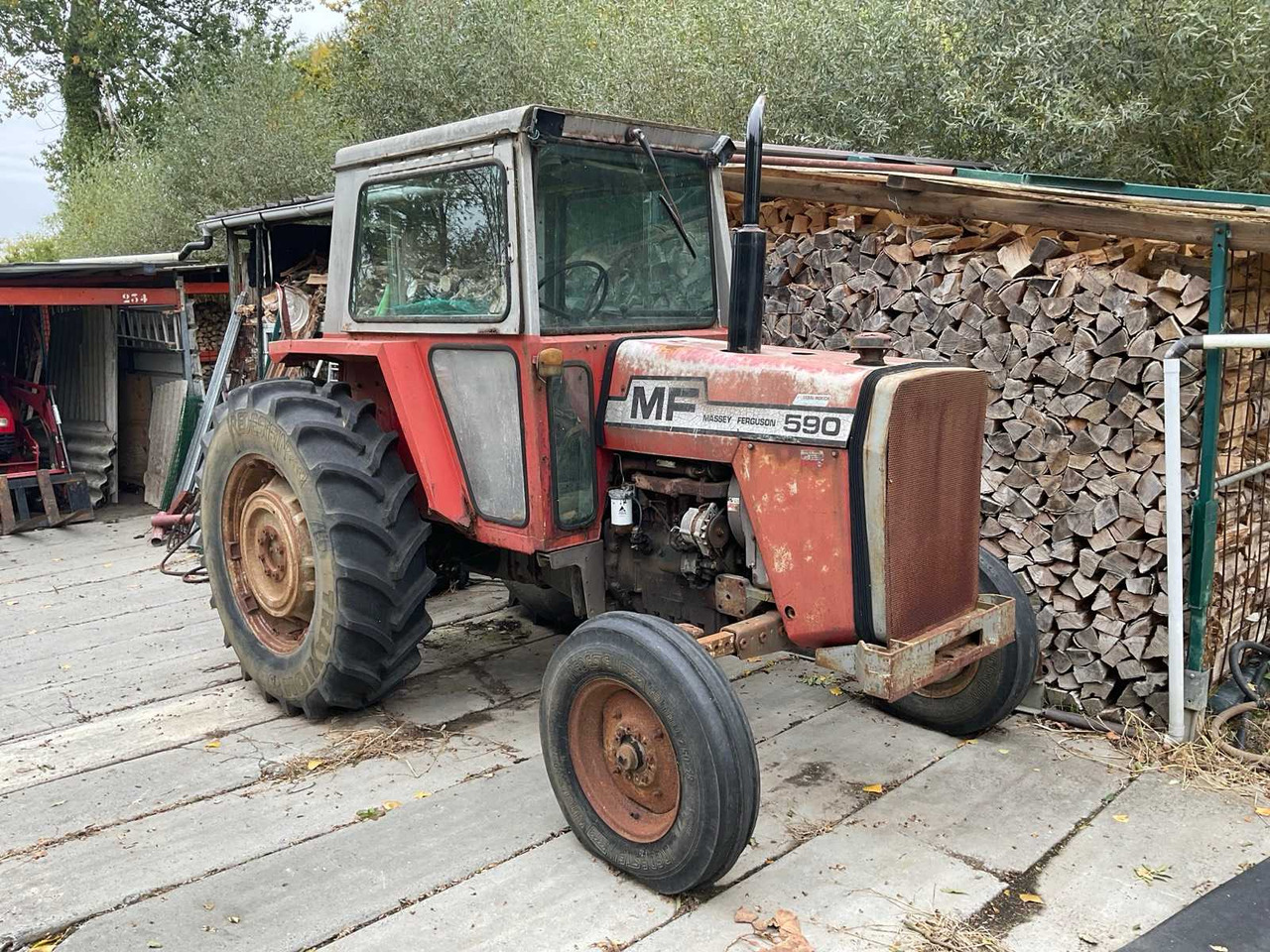 Massey Ferguson MF-590 - Traktor: obrázok 3 Massey Ferguson MF-590 - Traktor: obrázok 3