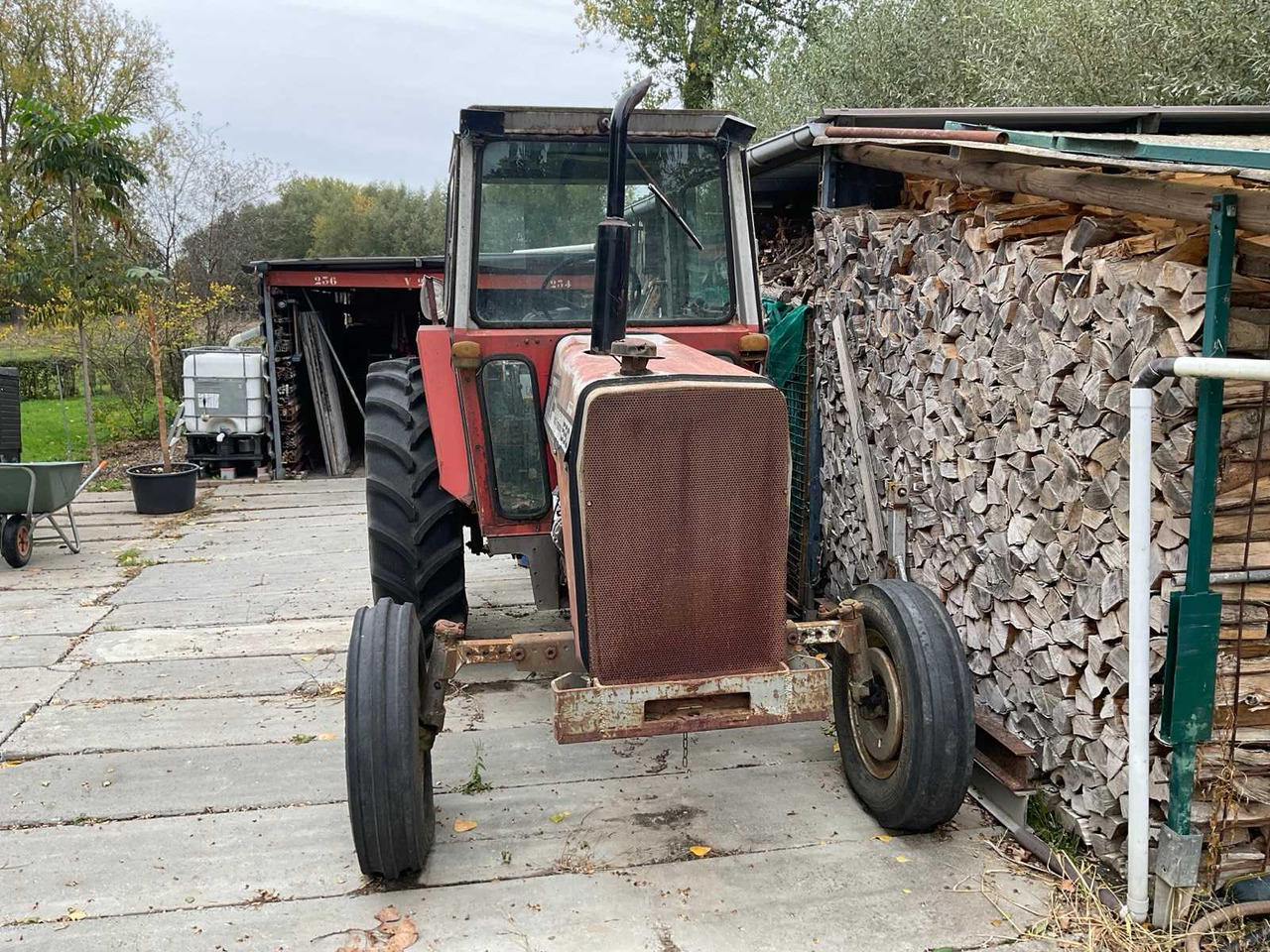 Massey Ferguson MF-590 - Traktor: obrázok 2 Massey Ferguson MF-590 - Traktor: obrázok 2